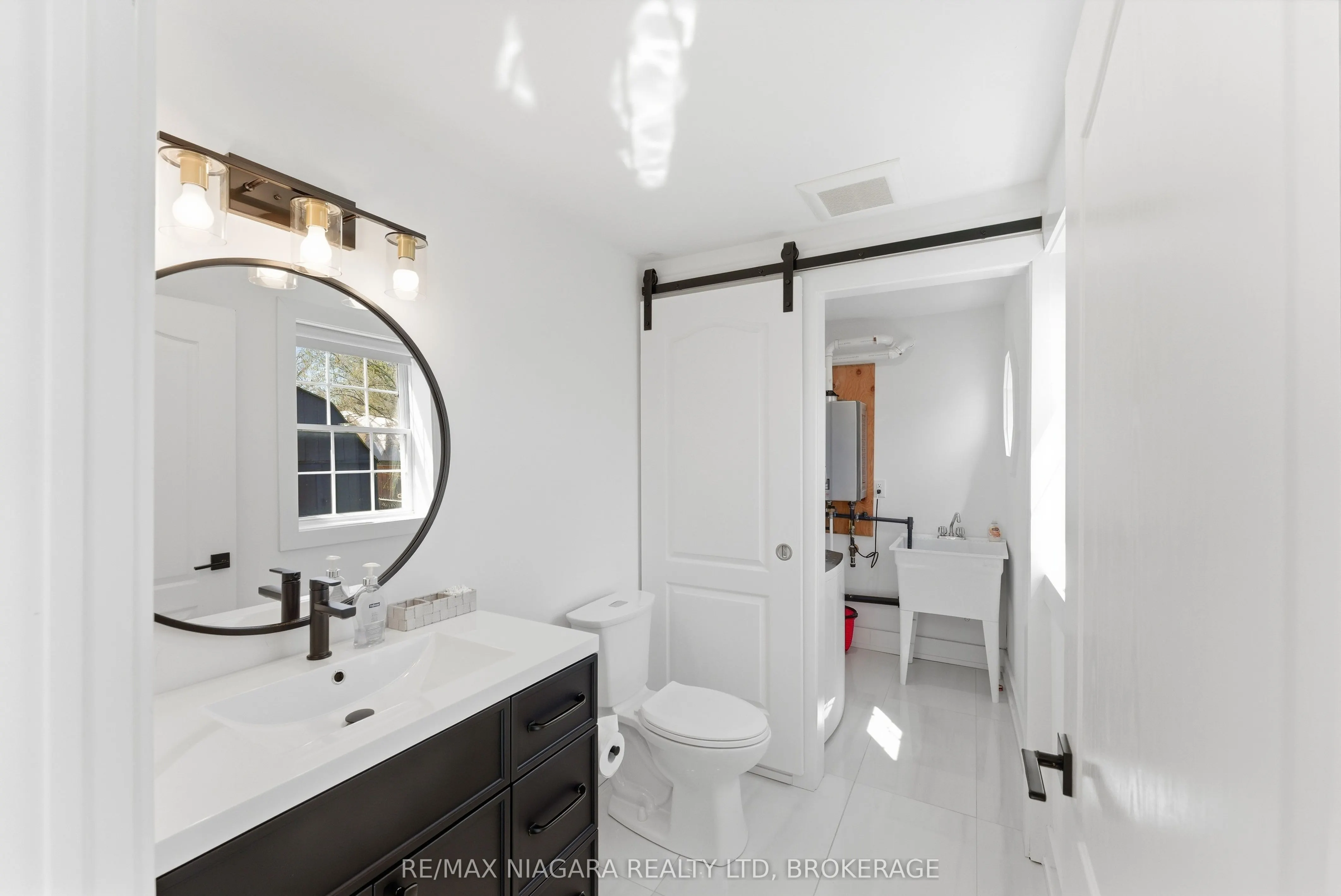 616 Lakeshore Road