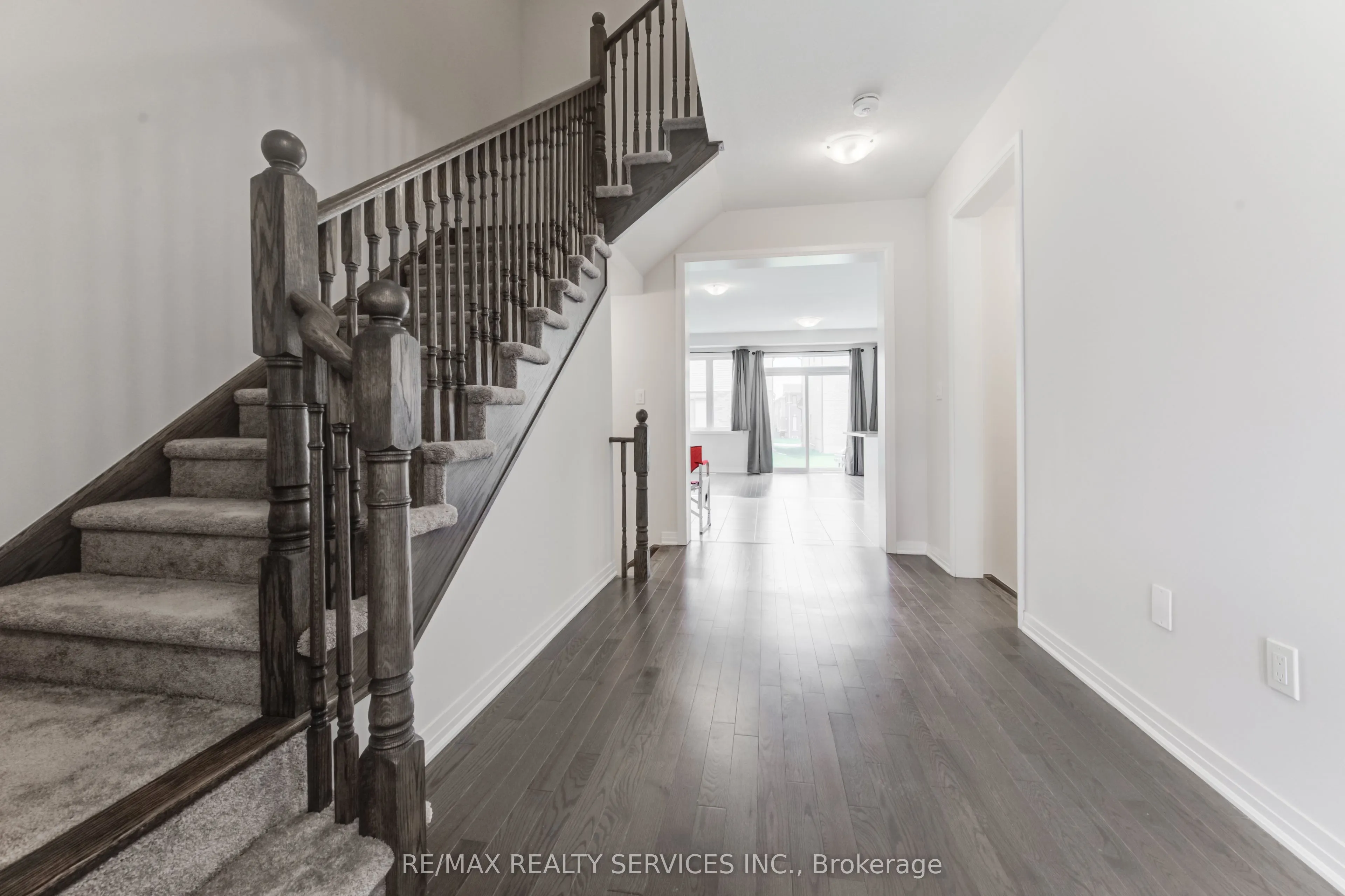 73 Prince Phillip Boulevard
