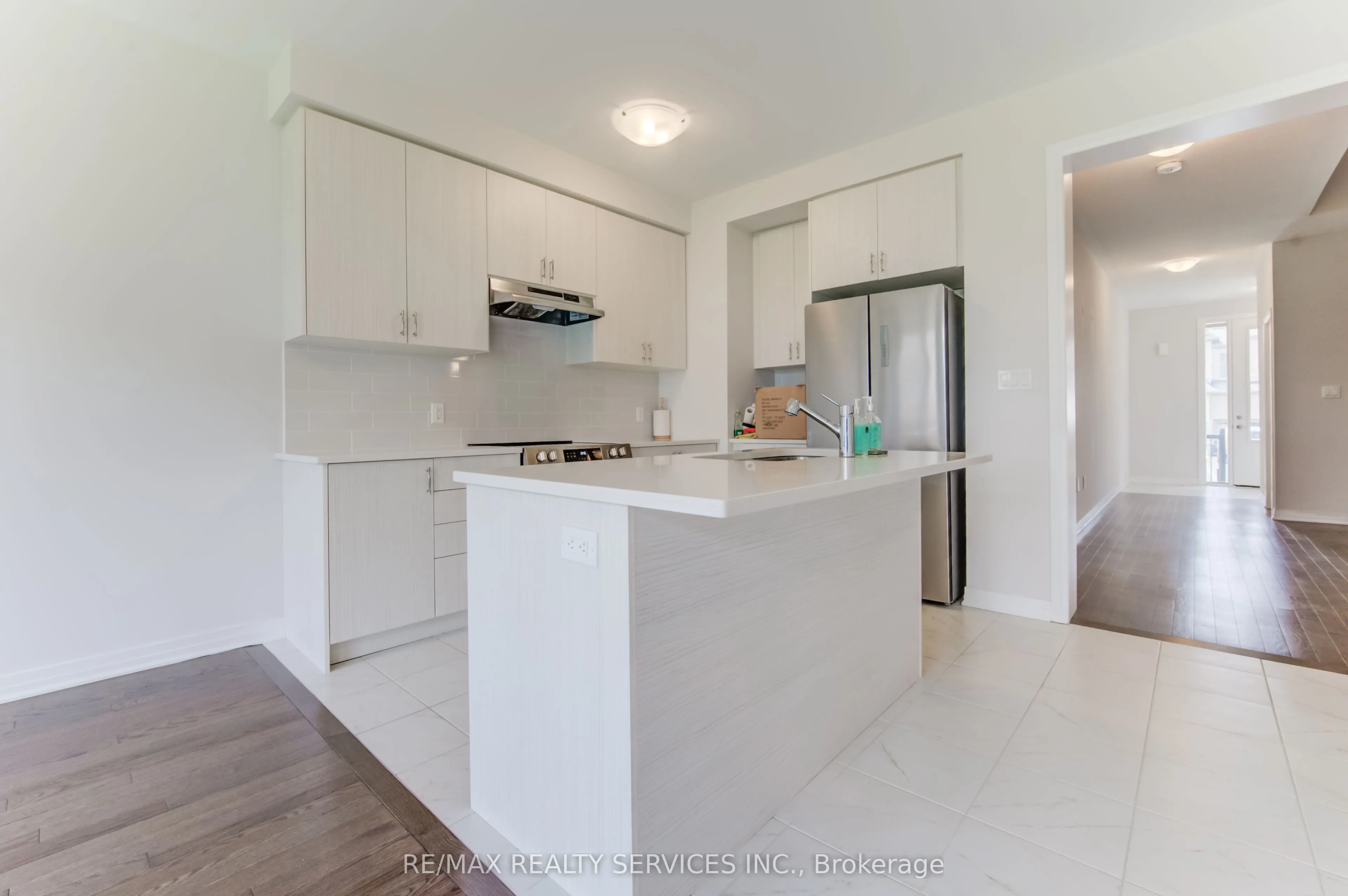 73 Prince Phillip Boulevard