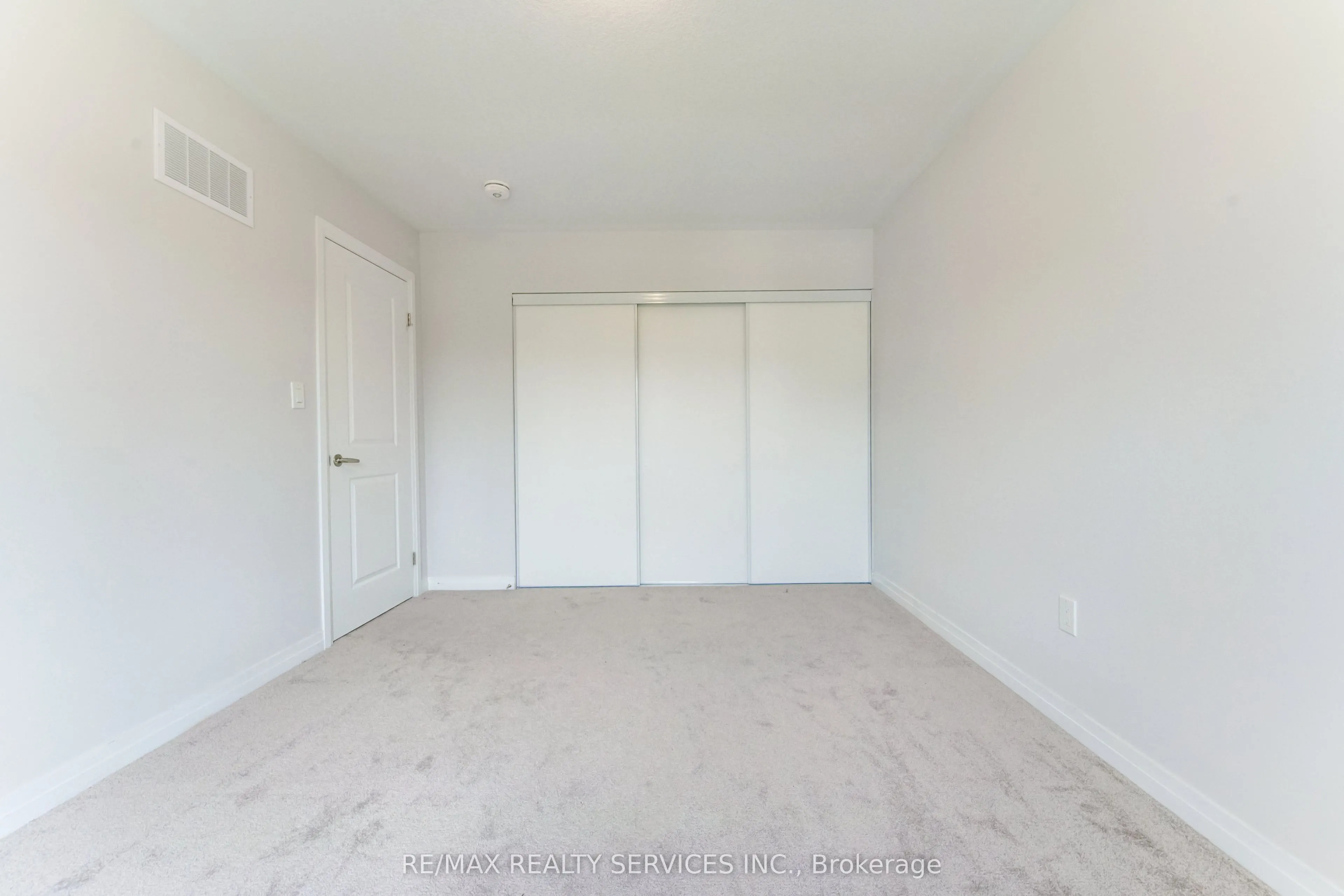 73 Prince Phillip Boulevard