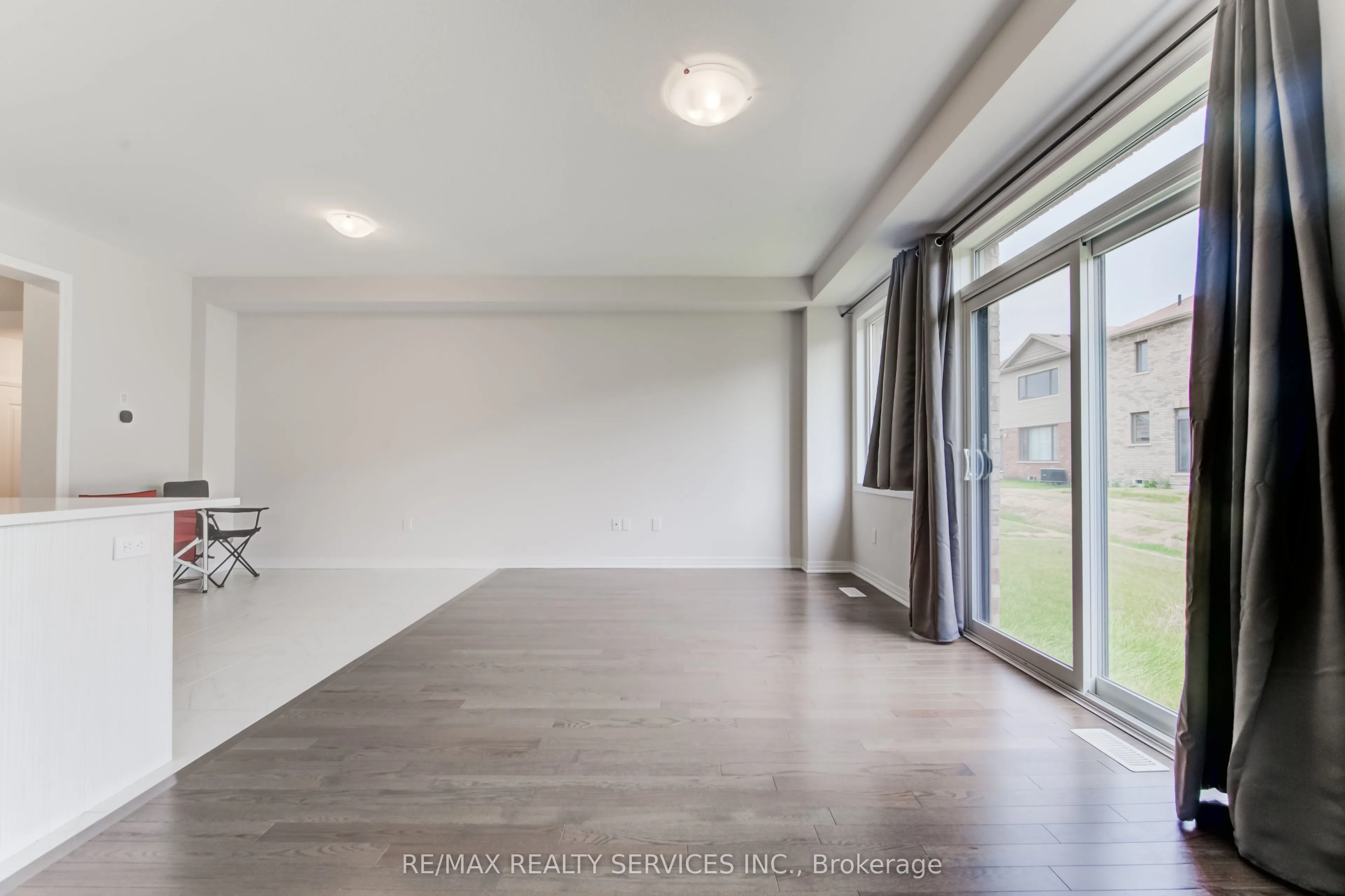 73 Prince Phillip Boulevard