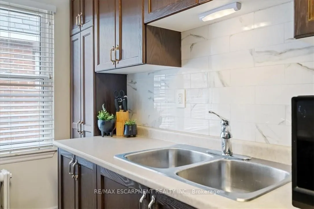 21 Mountwood Avenue #6