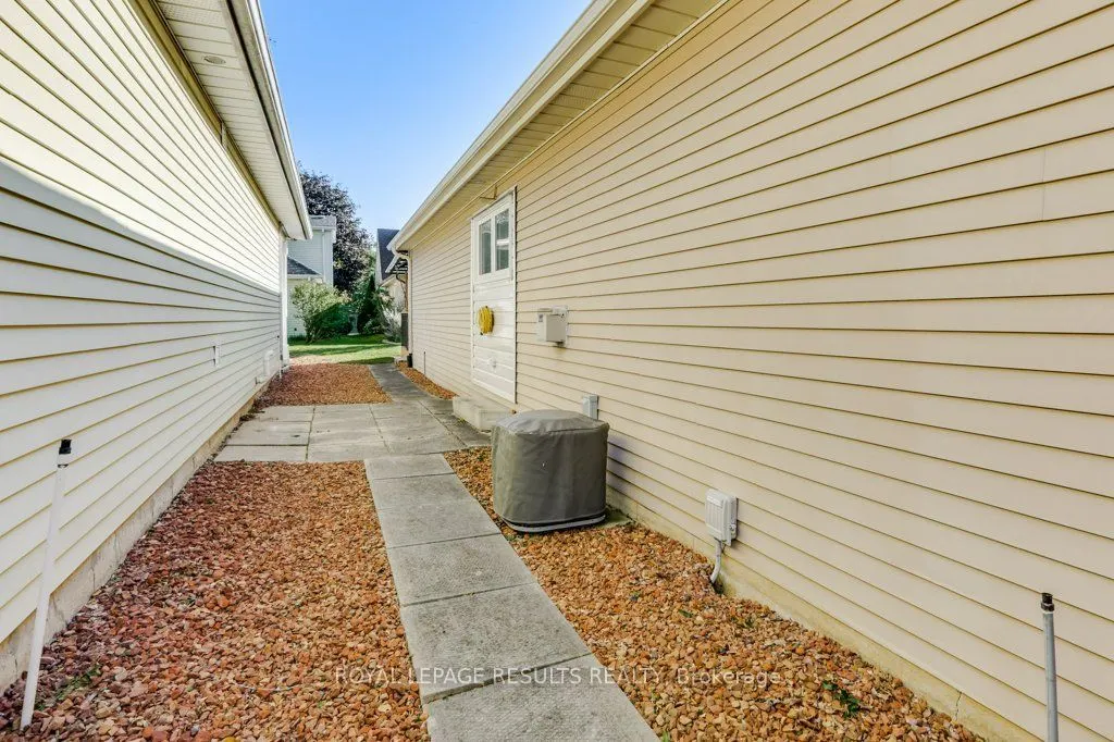 71 Edwin Crescent