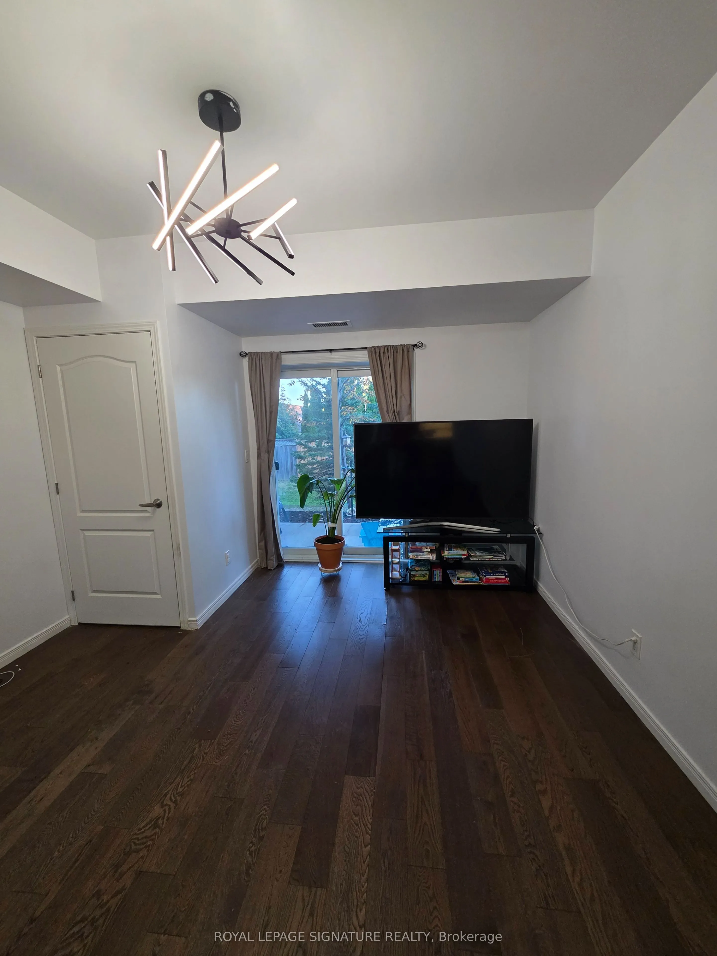 910 Wentworth Street #102