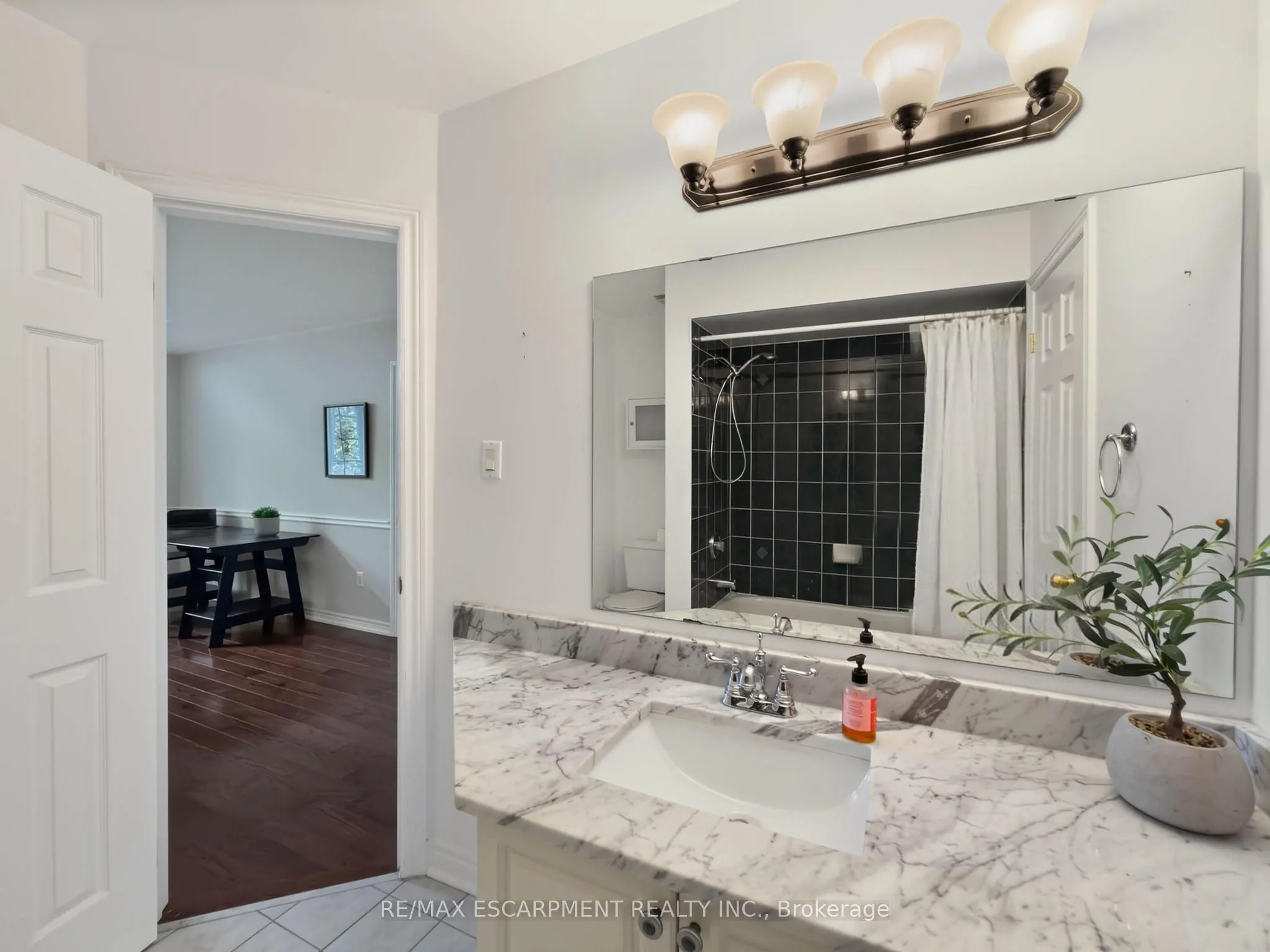 74 Davidson Boulevard