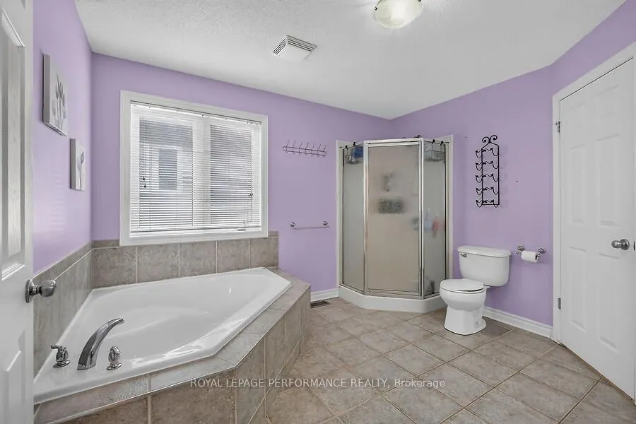 266 Mica Crescent W
