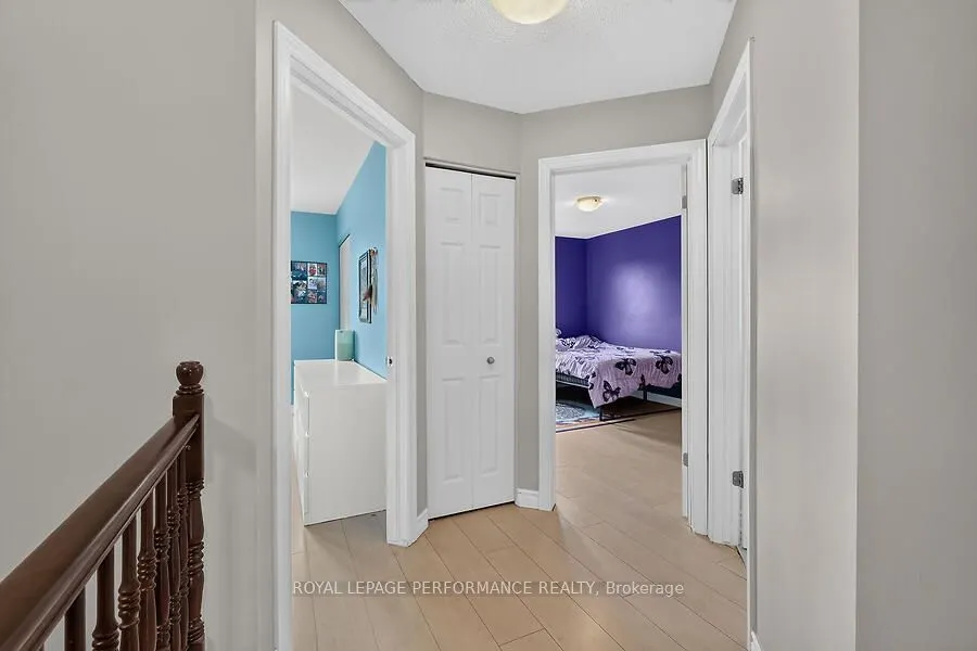 266 Mica Crescent W