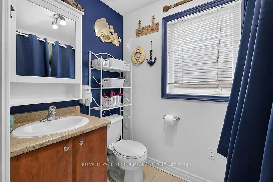 266 Mica Crescent W