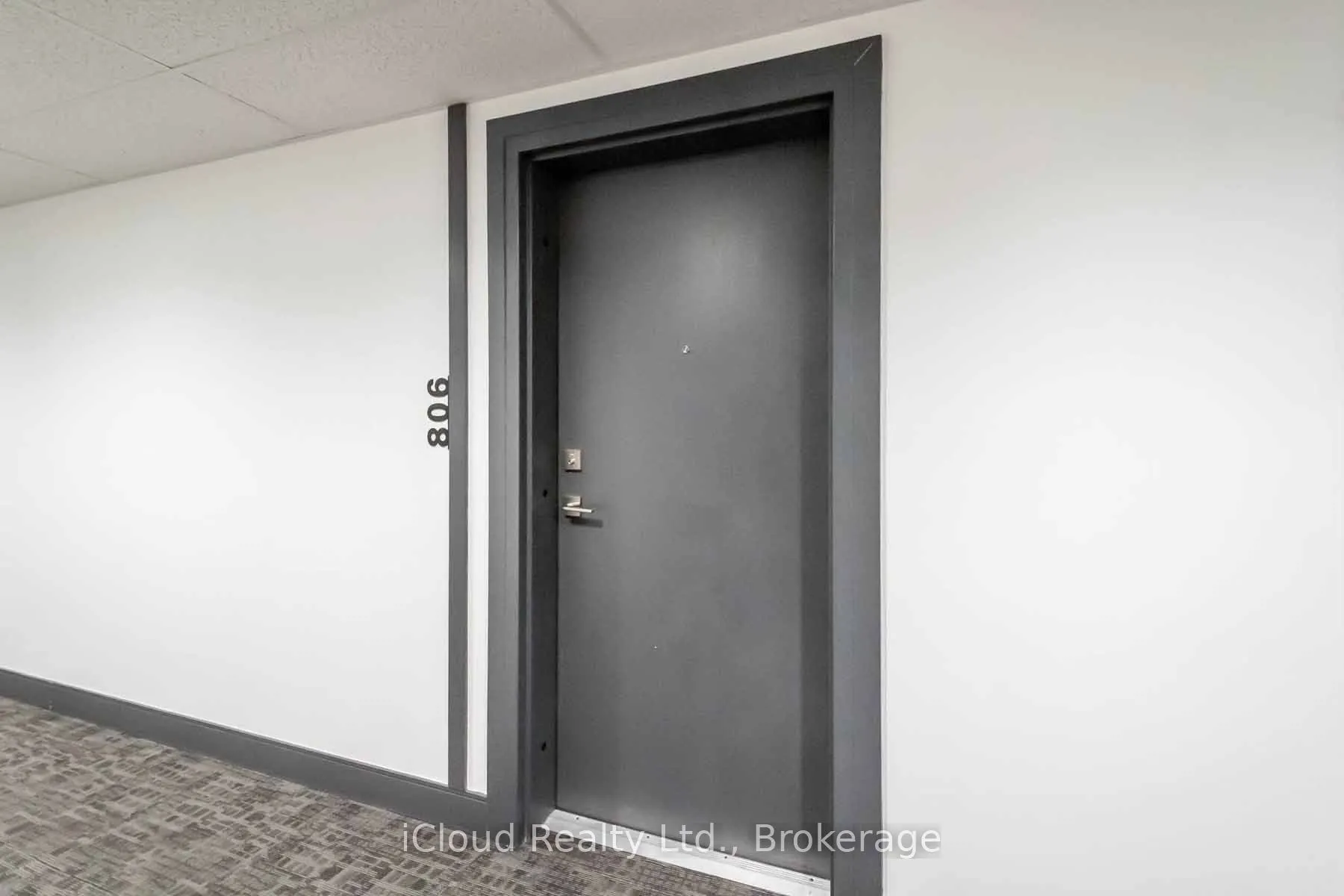 1 Wellington Street #806