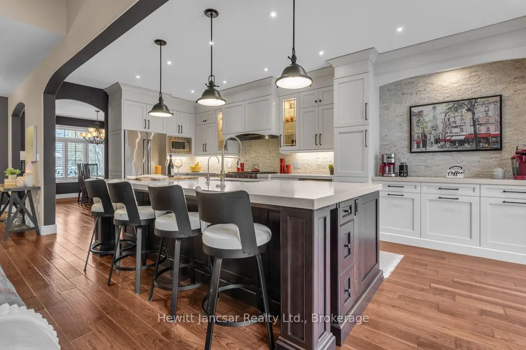 211 Terrace Wood Crescent