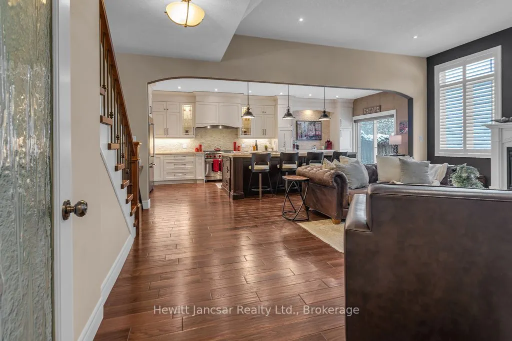 211 Terrace Wood Crescent