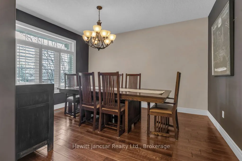 211 Terrace Wood Crescent