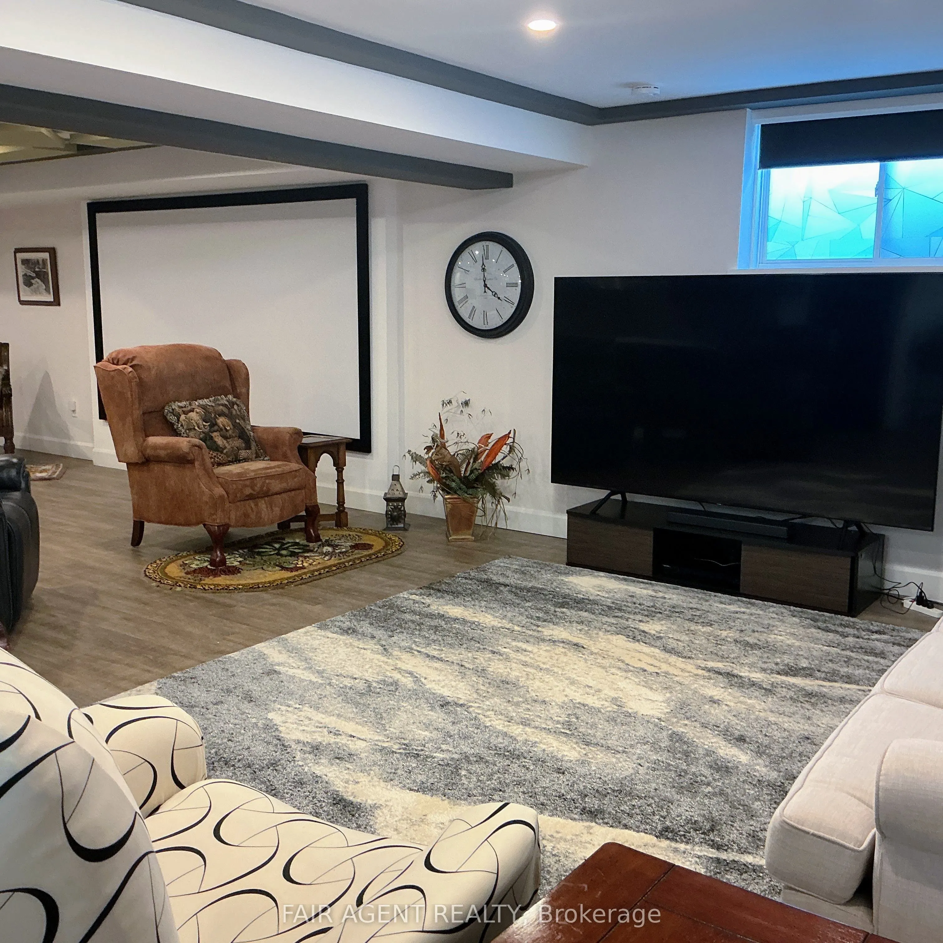 1236 Alberni Road