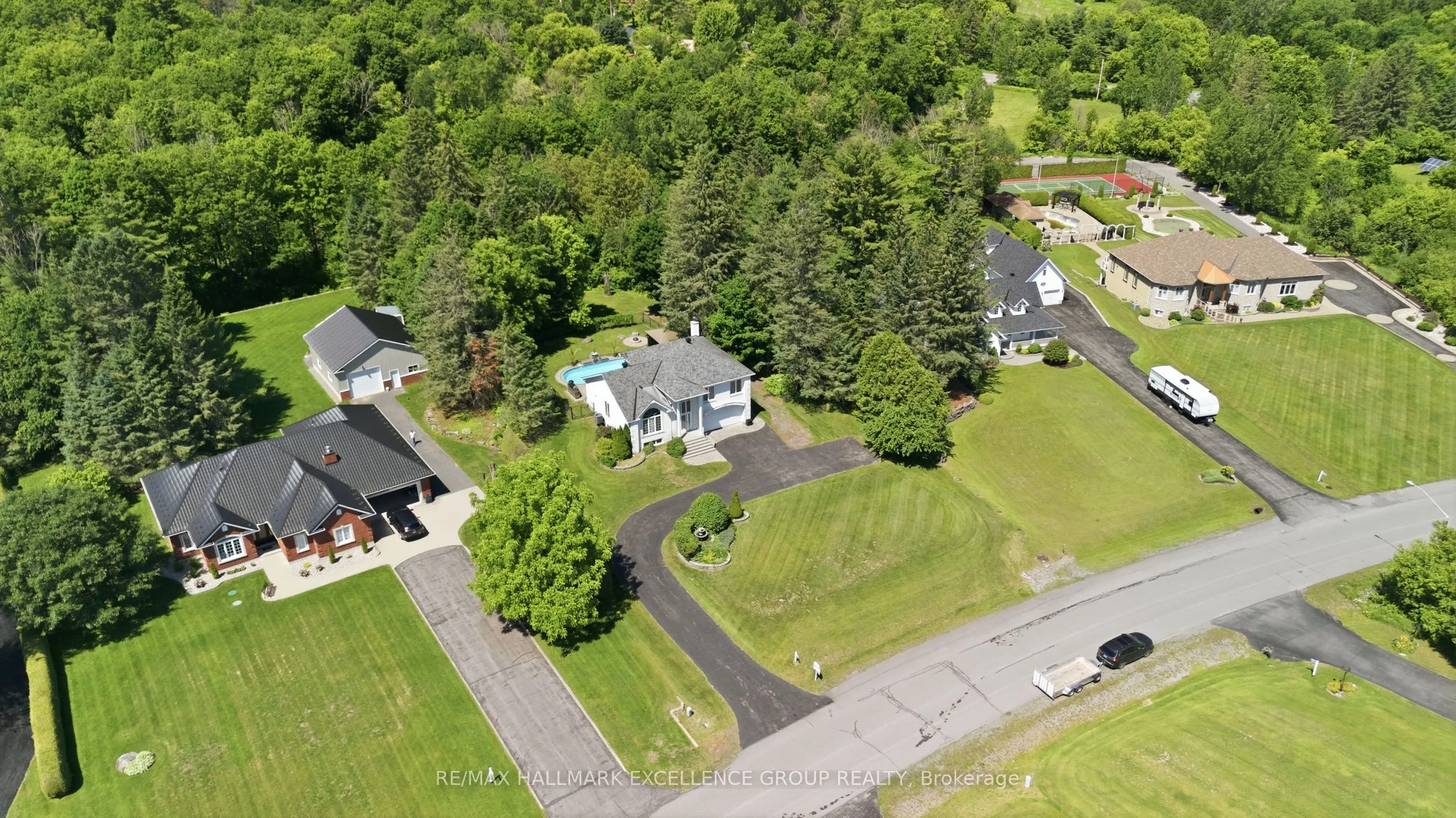 480 Du Ruisseau Street