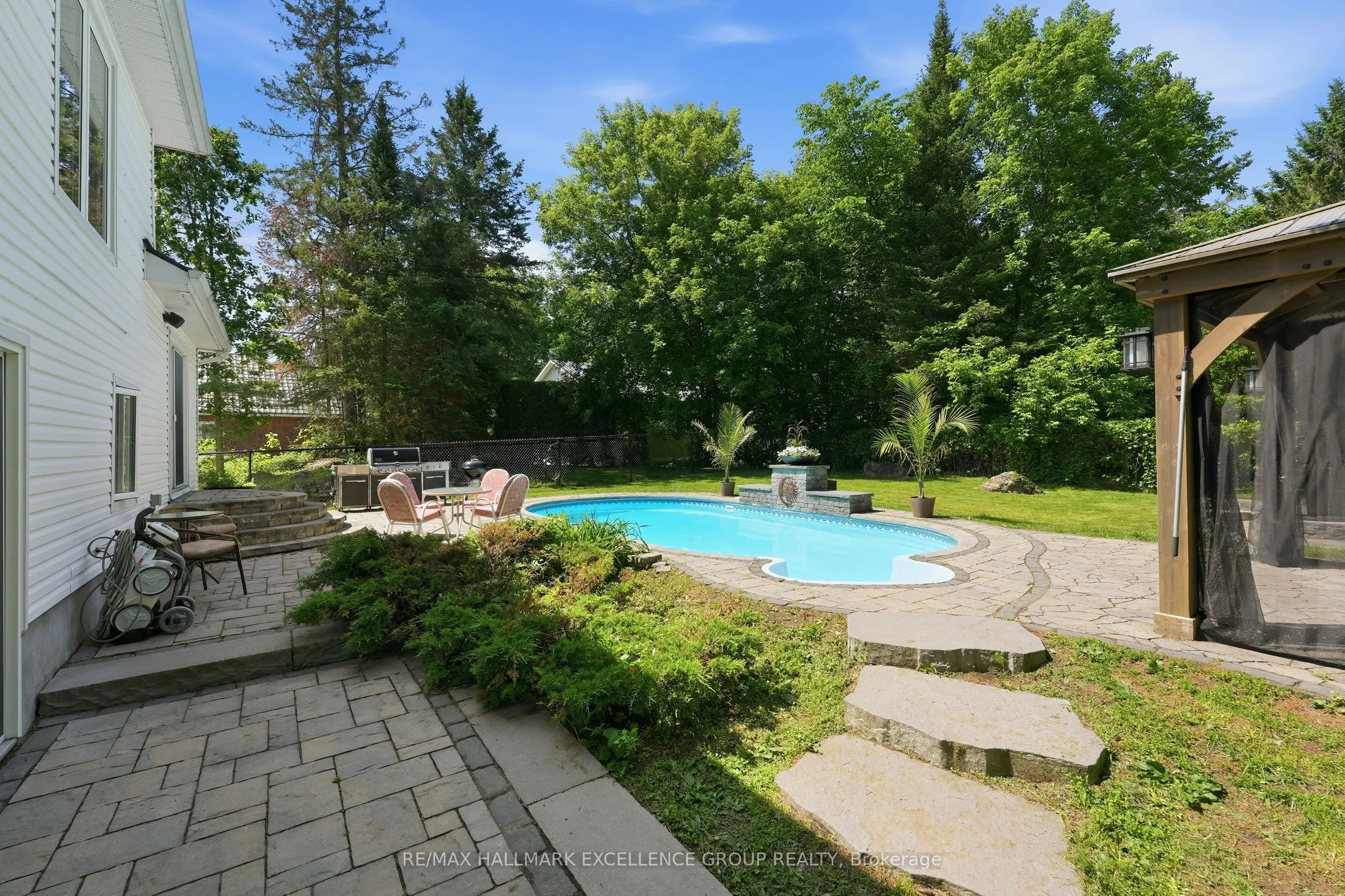 480 Du Ruisseau Street