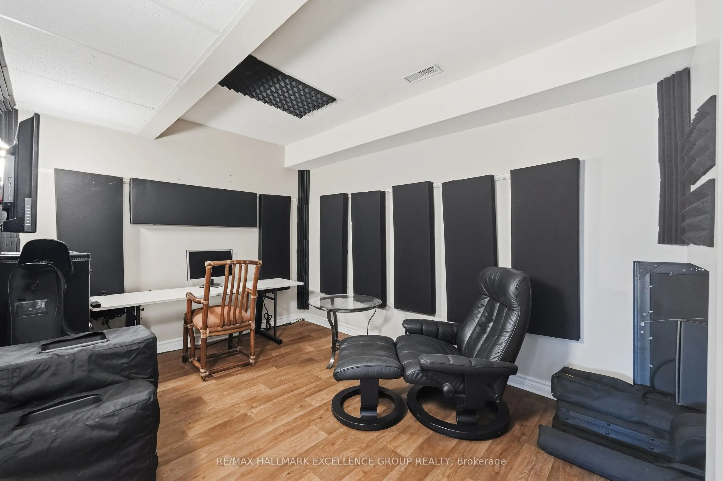 480 Du Ruisseau Street