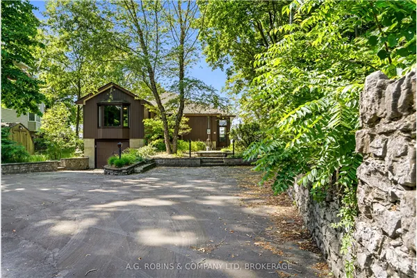10599 Lakeshore Road
