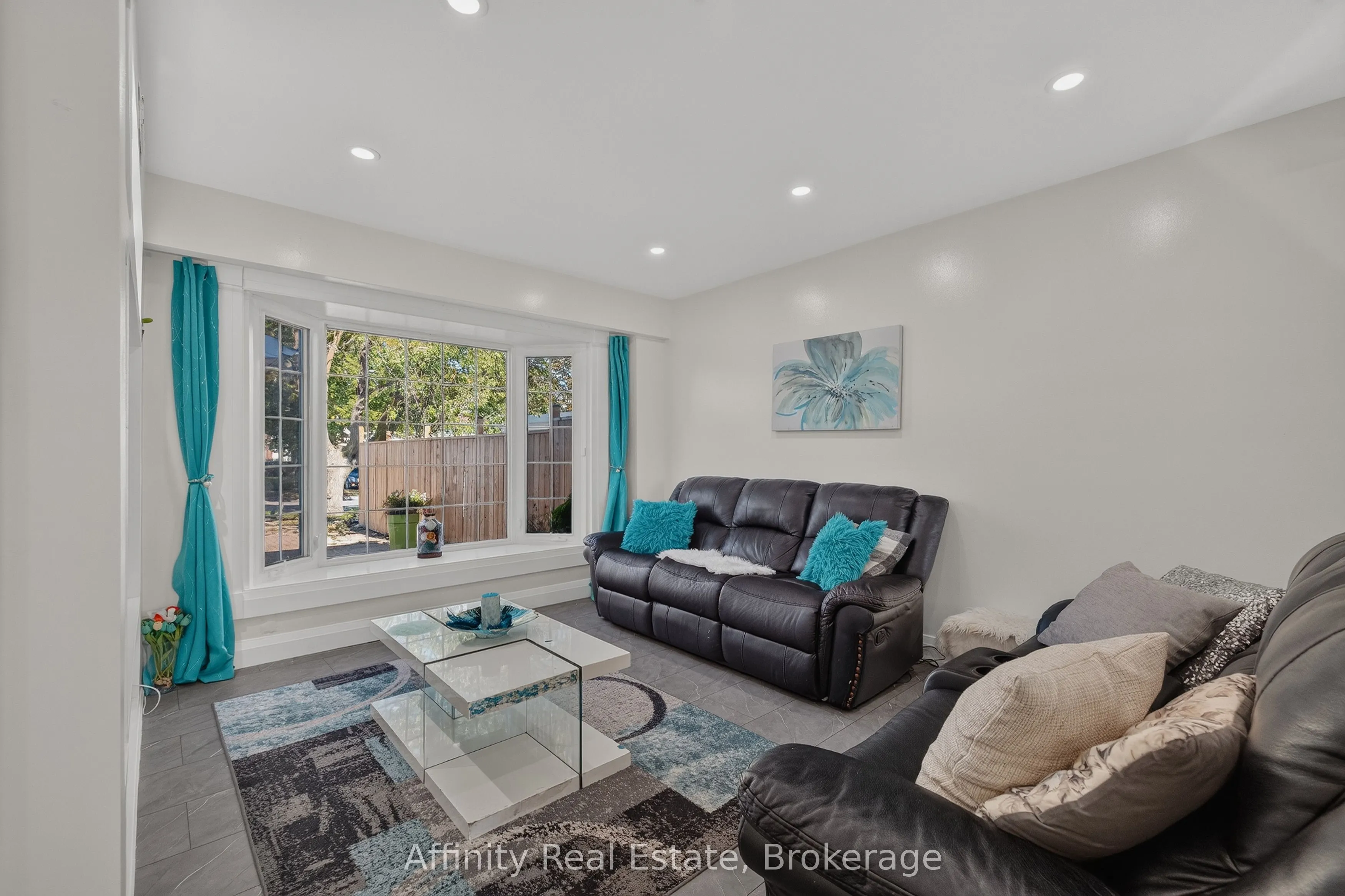59 Ralgreen Crescent