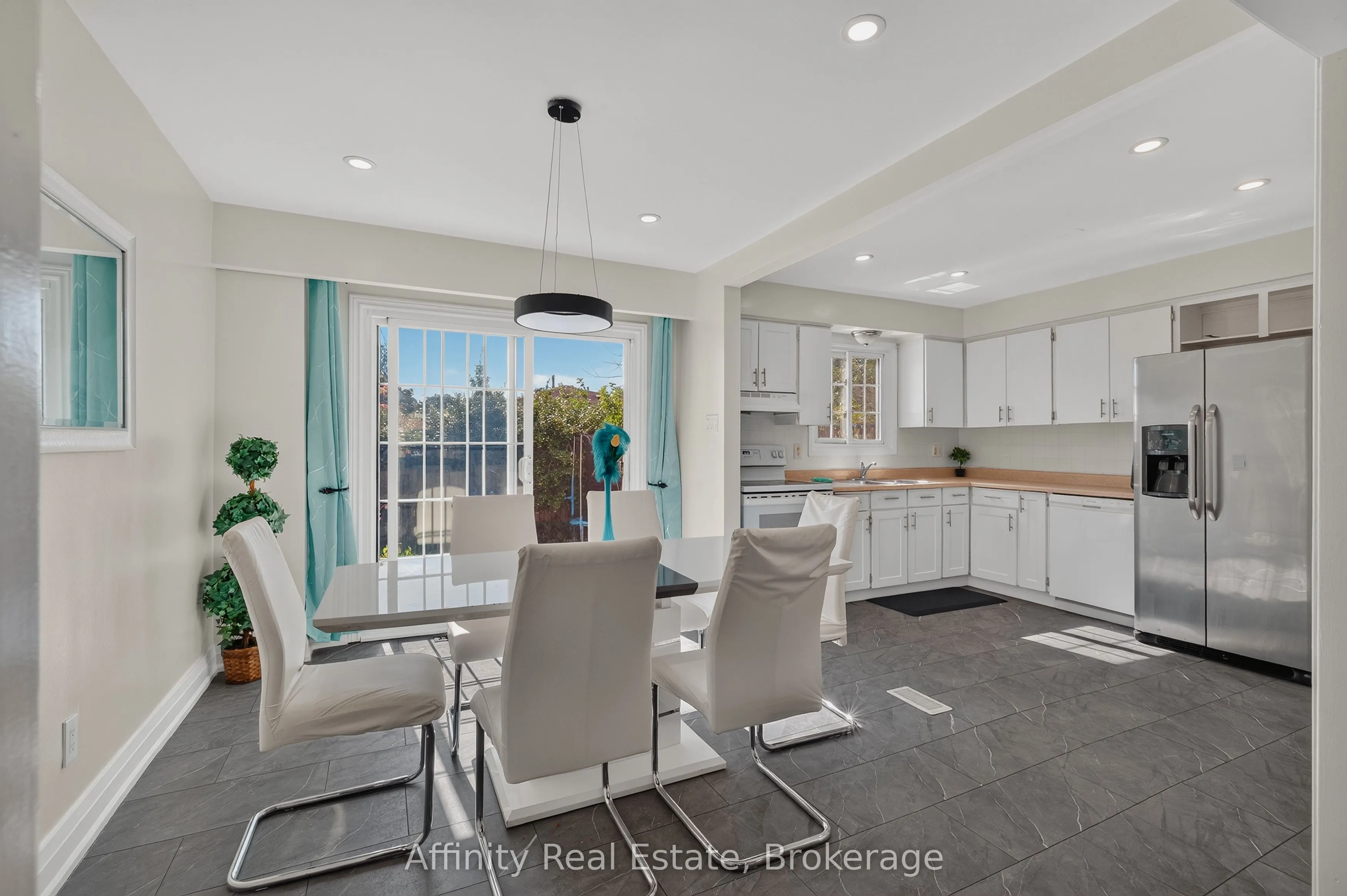 59 Ralgreen Crescent