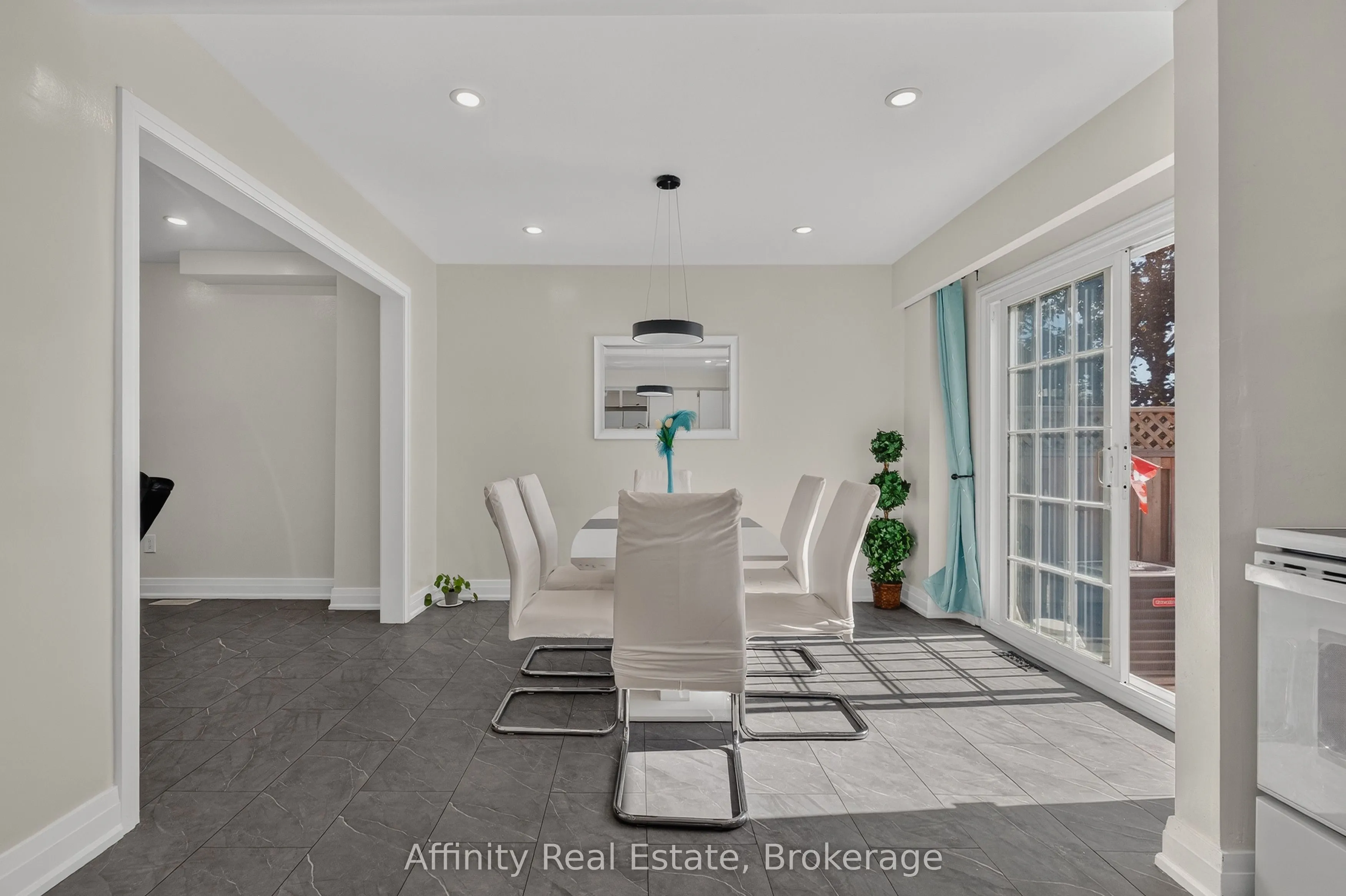 59 Ralgreen Crescent