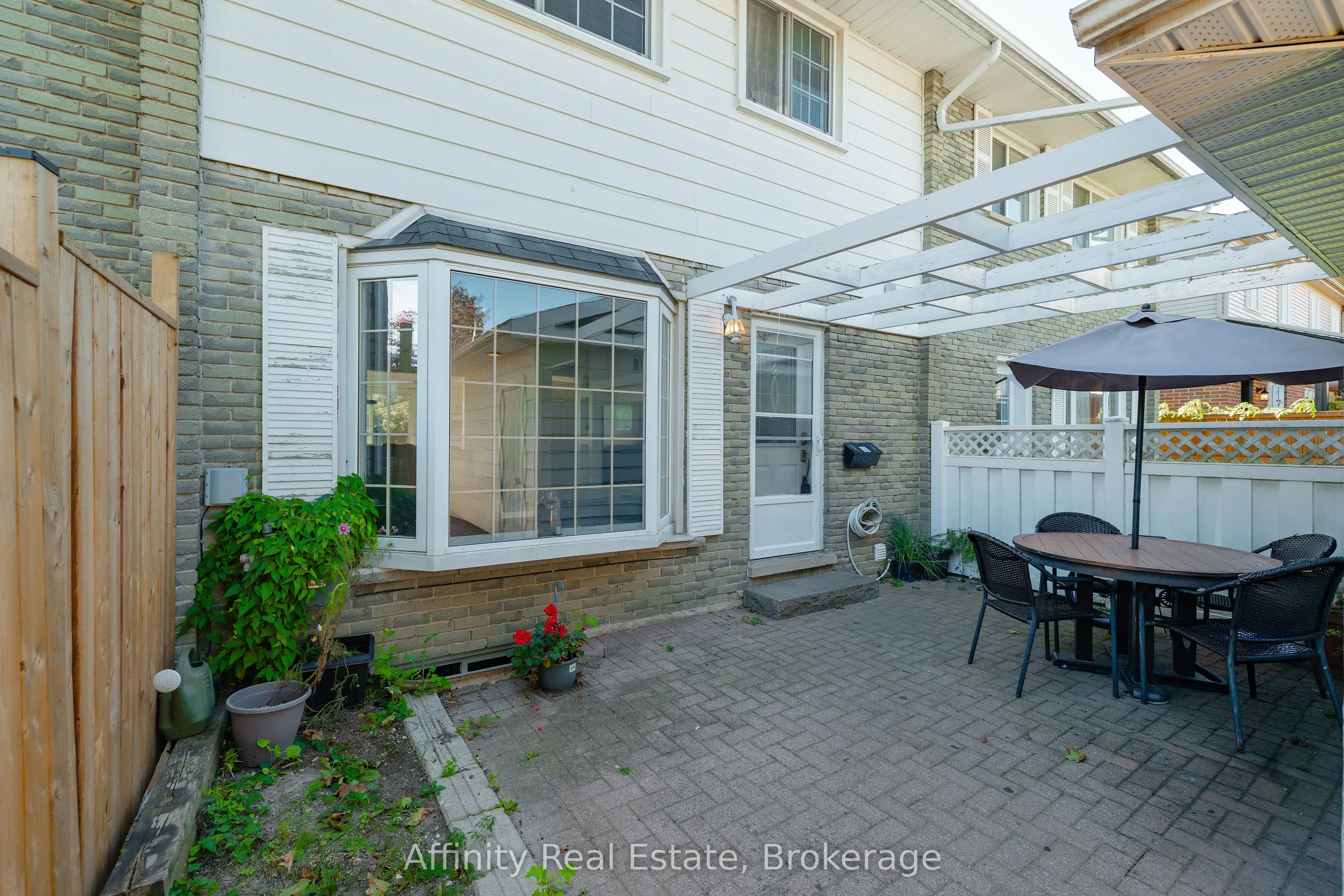 59 Ralgreen Crescent
