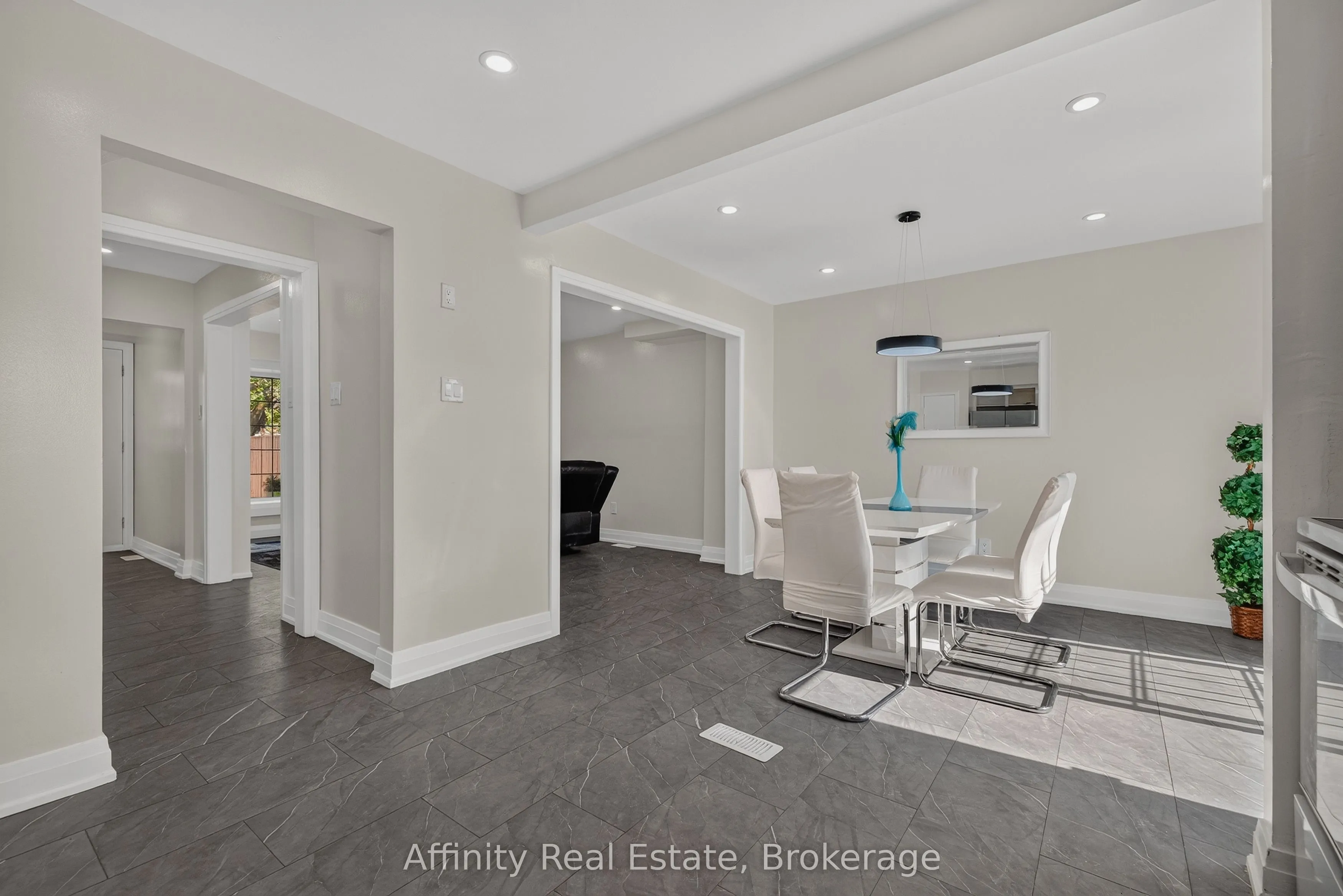 59 Ralgreen Crescent