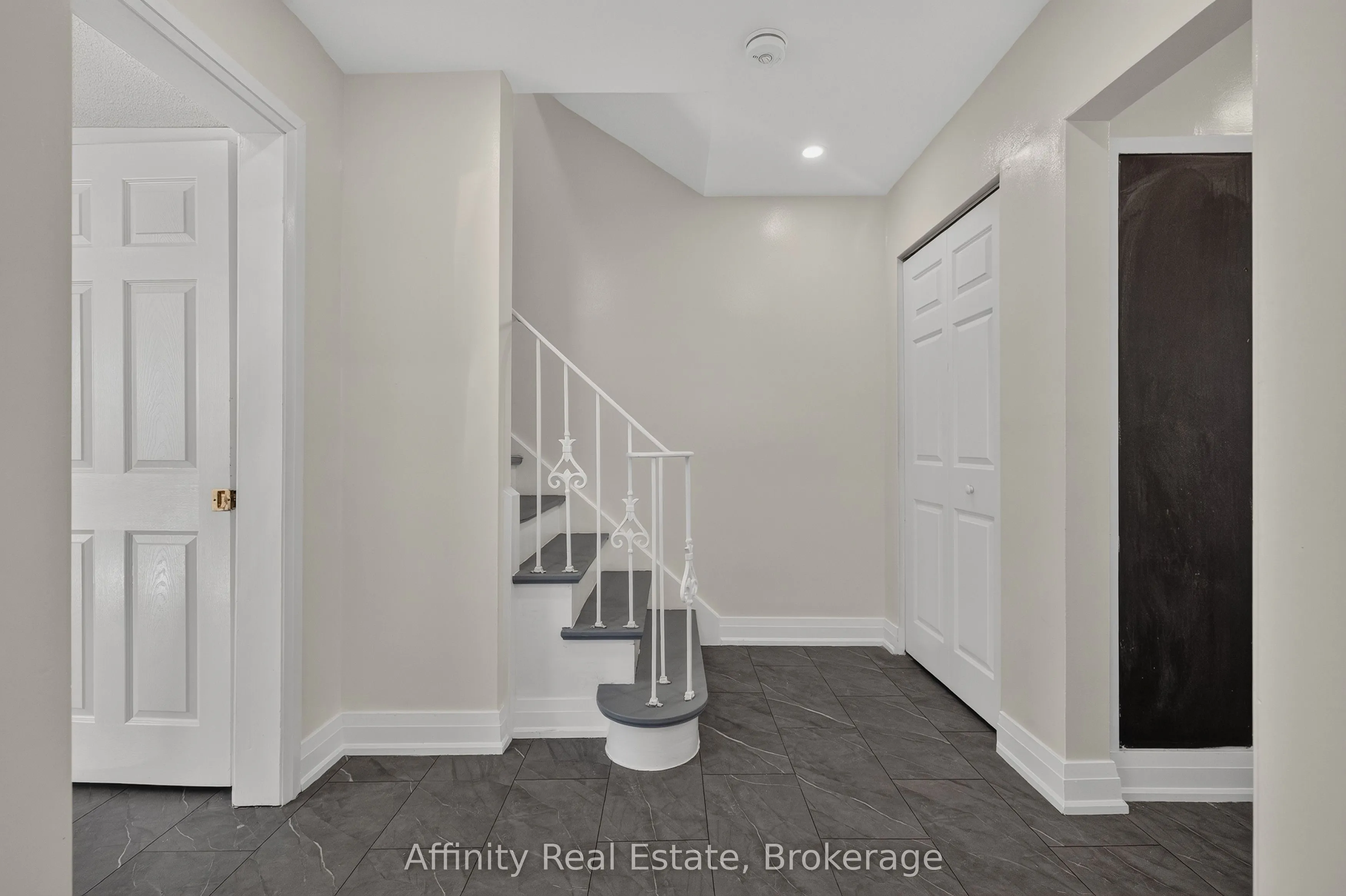 59 Ralgreen Crescent
