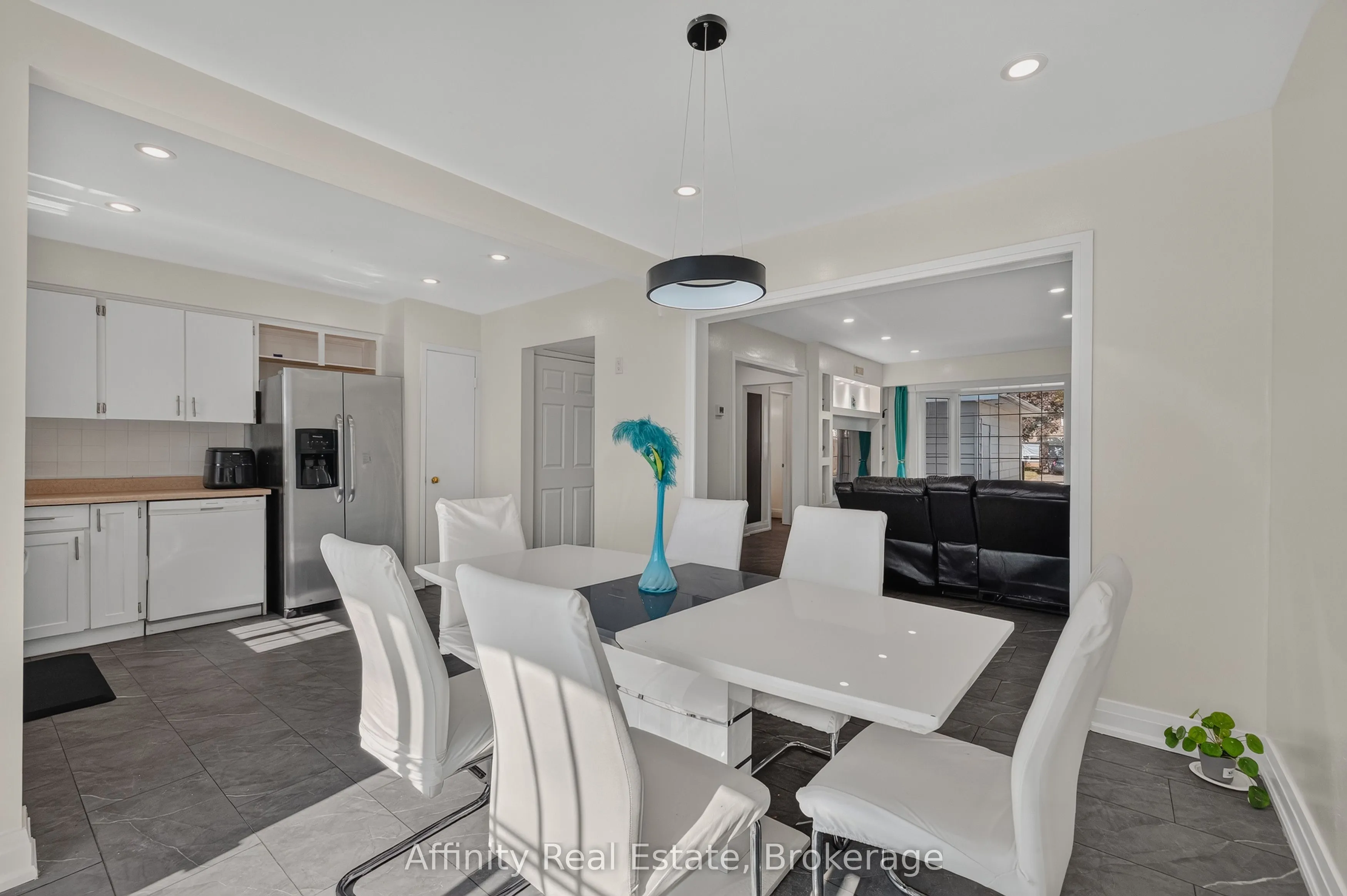 59 Ralgreen Crescent