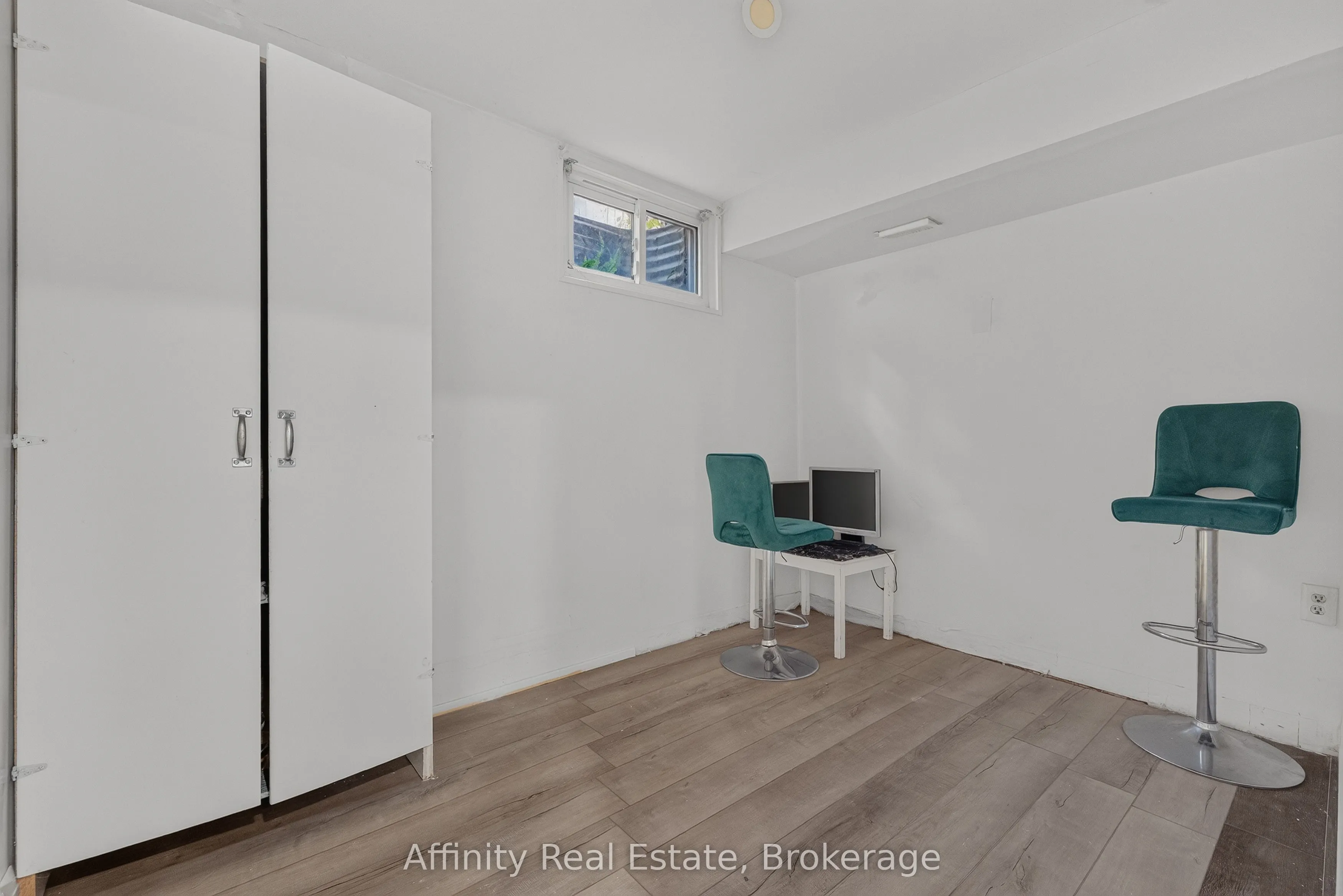 59 Ralgreen Crescent