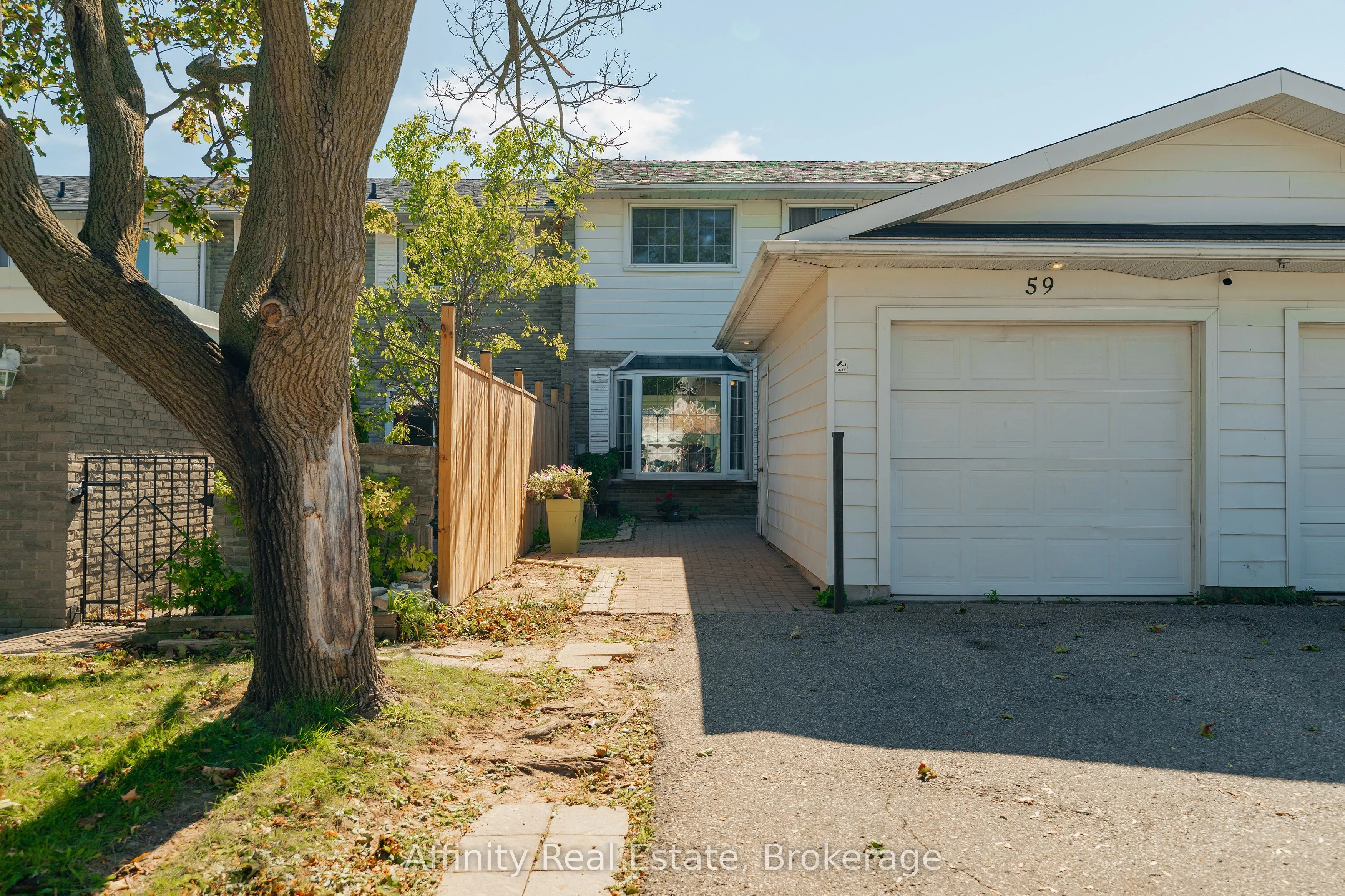 59 Ralgreen Crescent