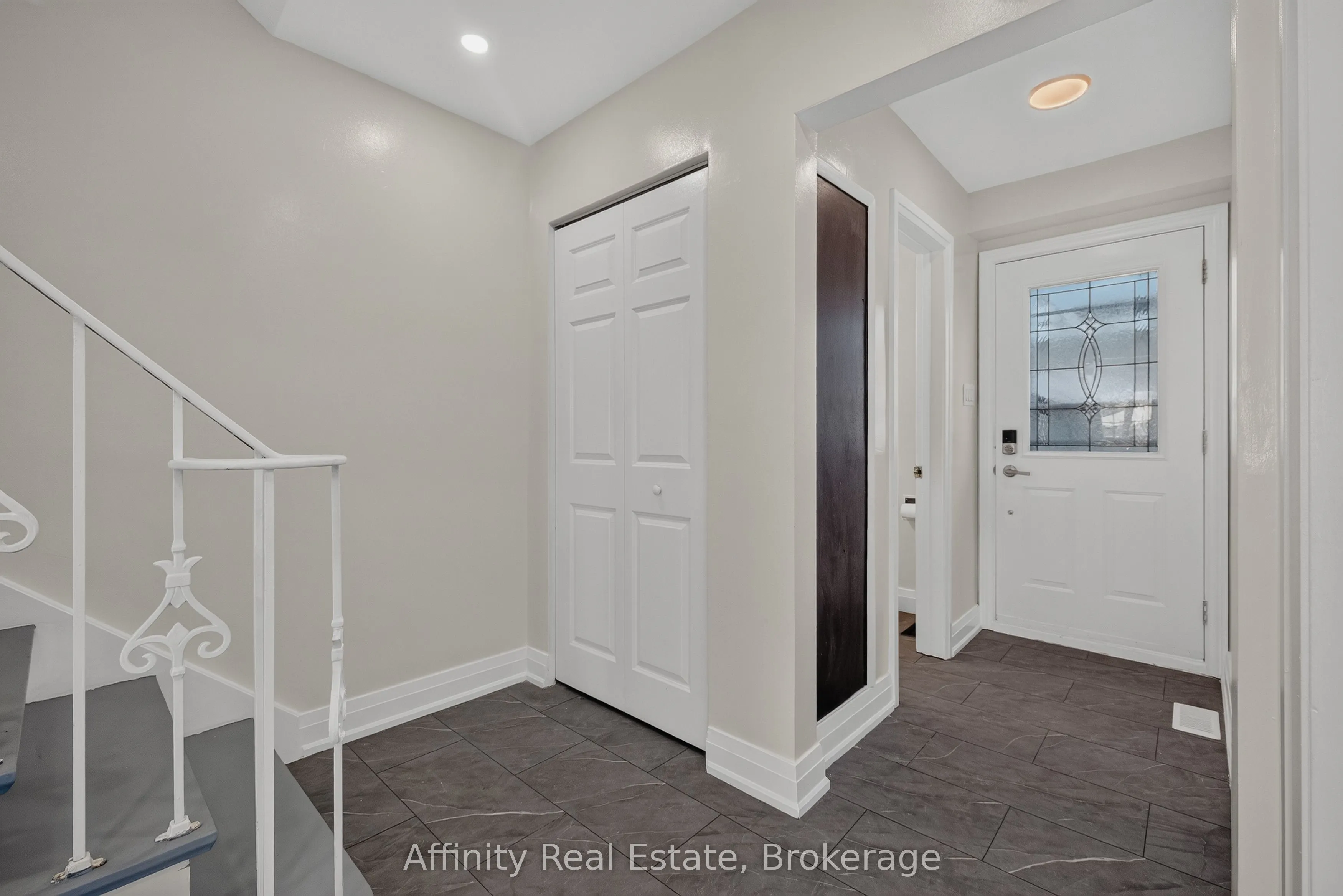 59 Ralgreen Crescent