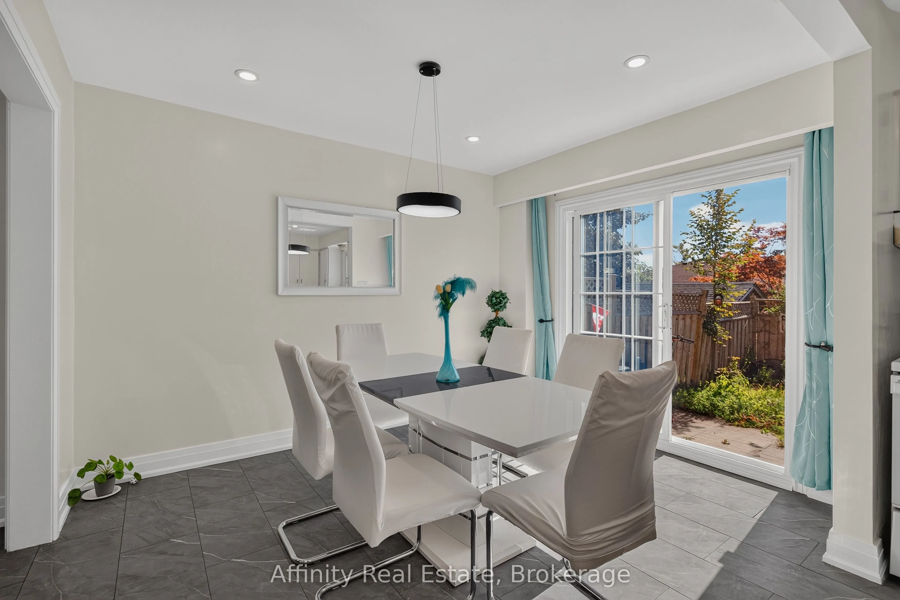 59 Ralgreen Crescent