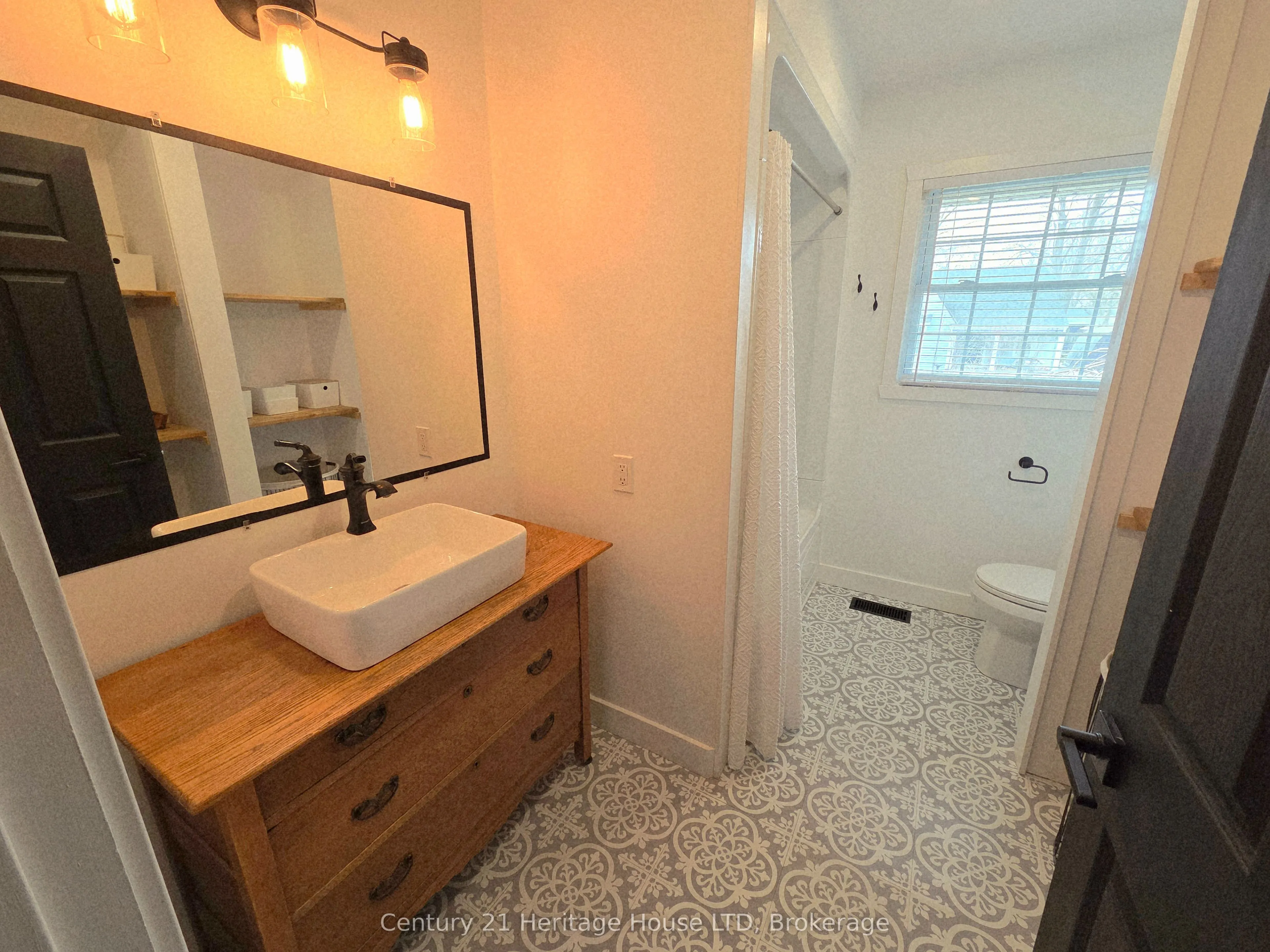 552 Lakeview Road