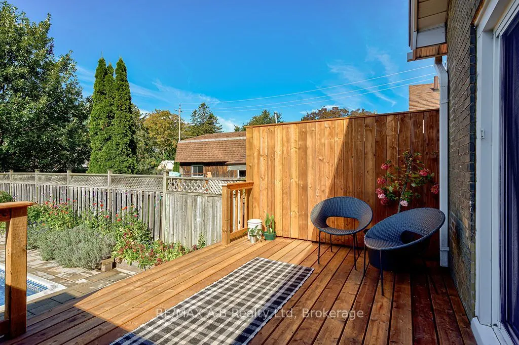 54 Mcnab Street S