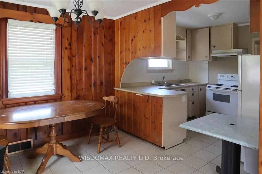 8278 THOROLD STONE Road