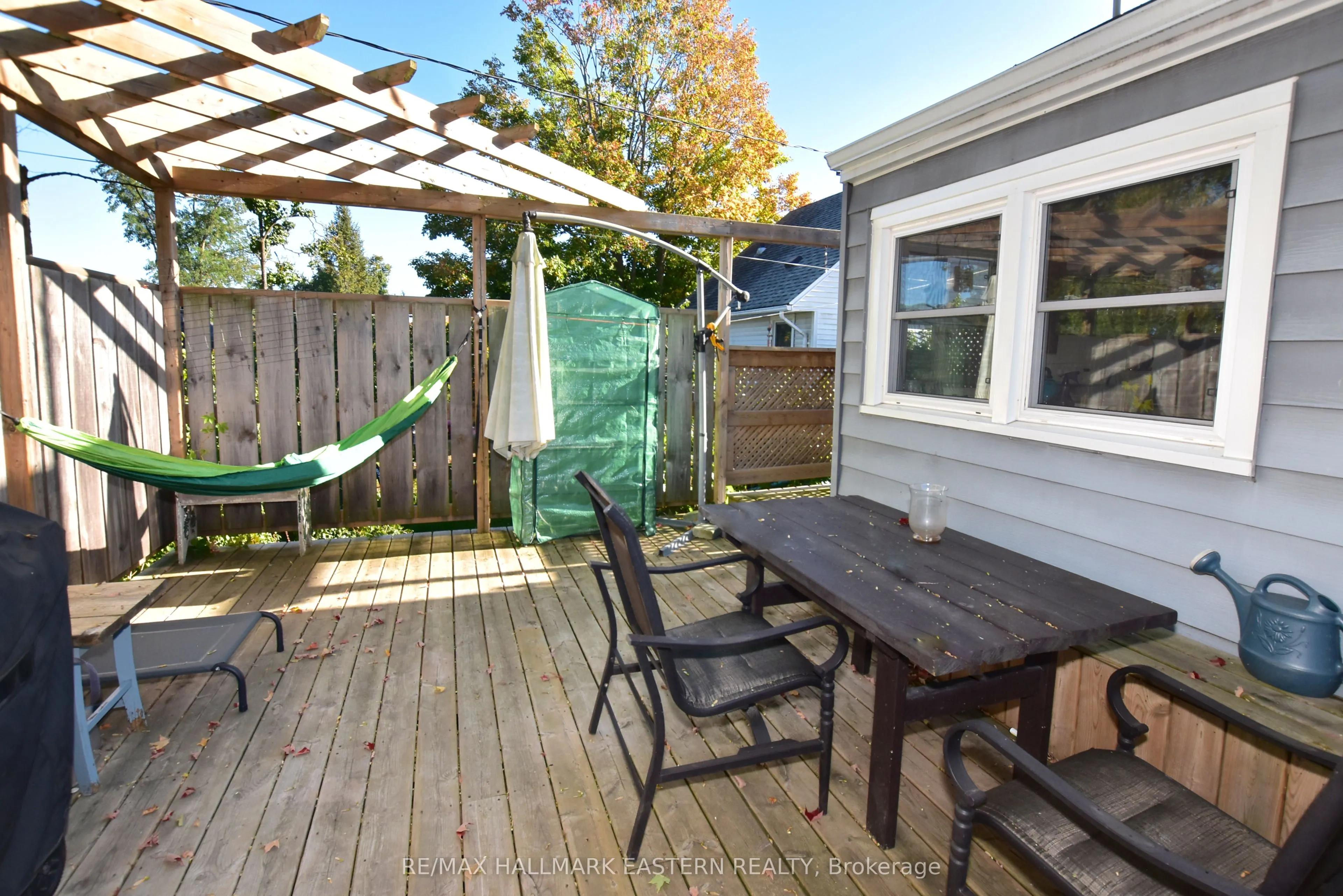 726 Fairbairn Street