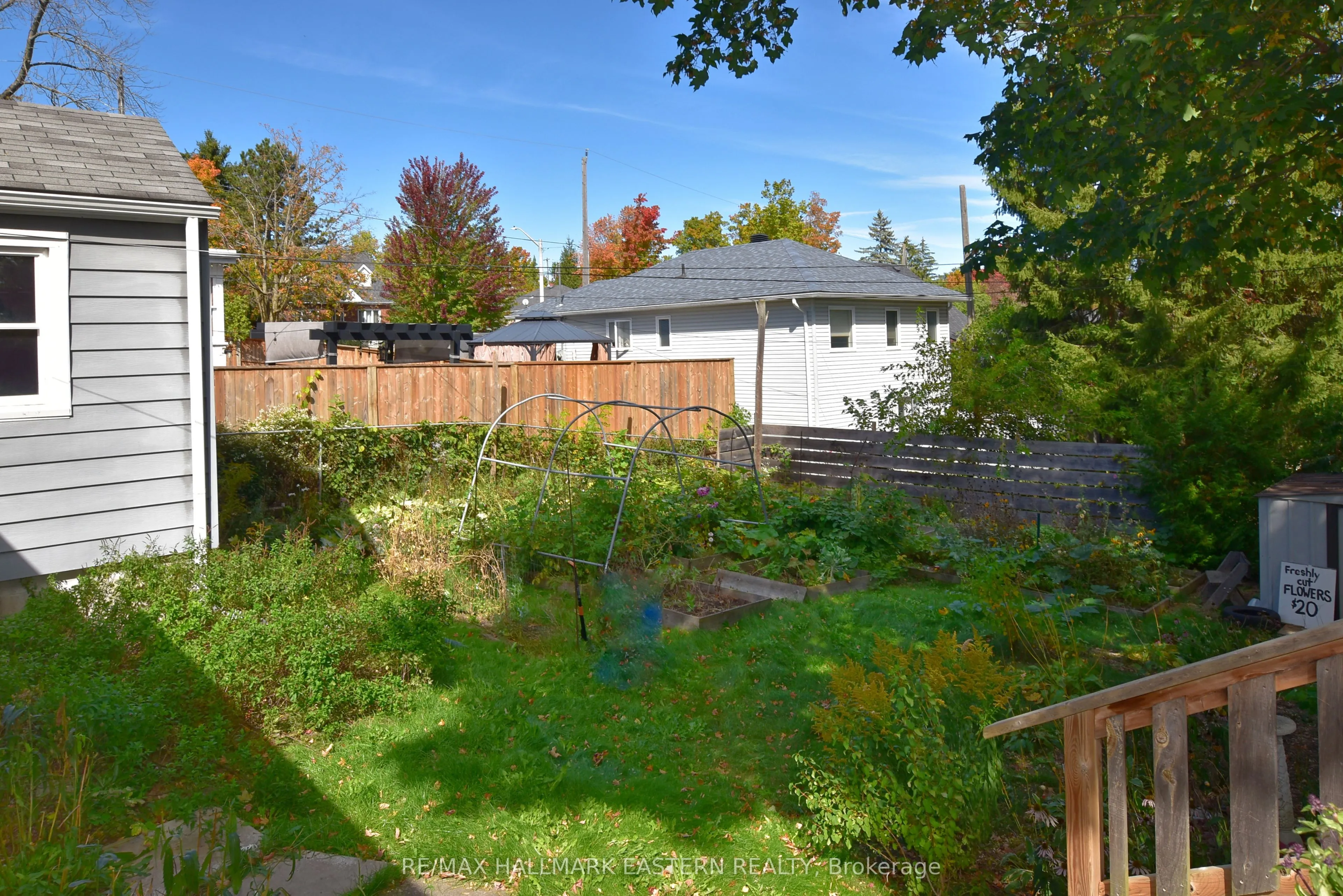 726 Fairbairn Street