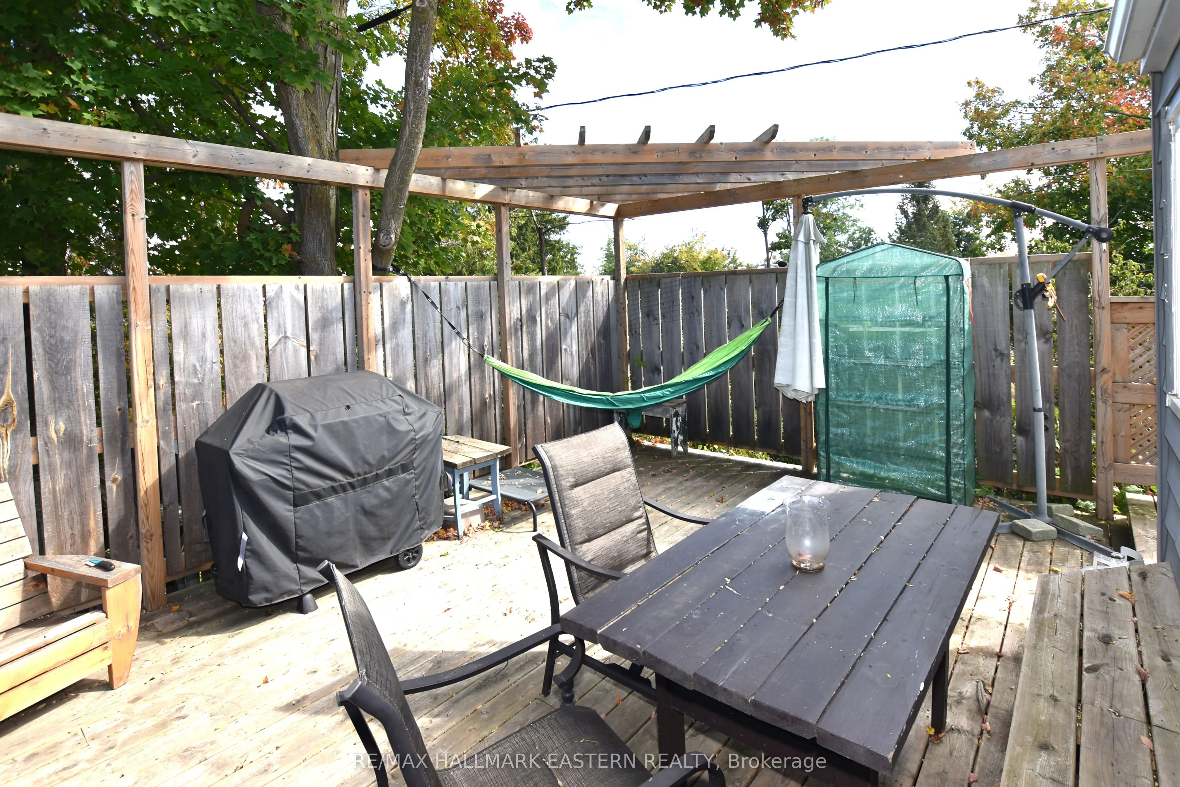 726 Fairbairn Street