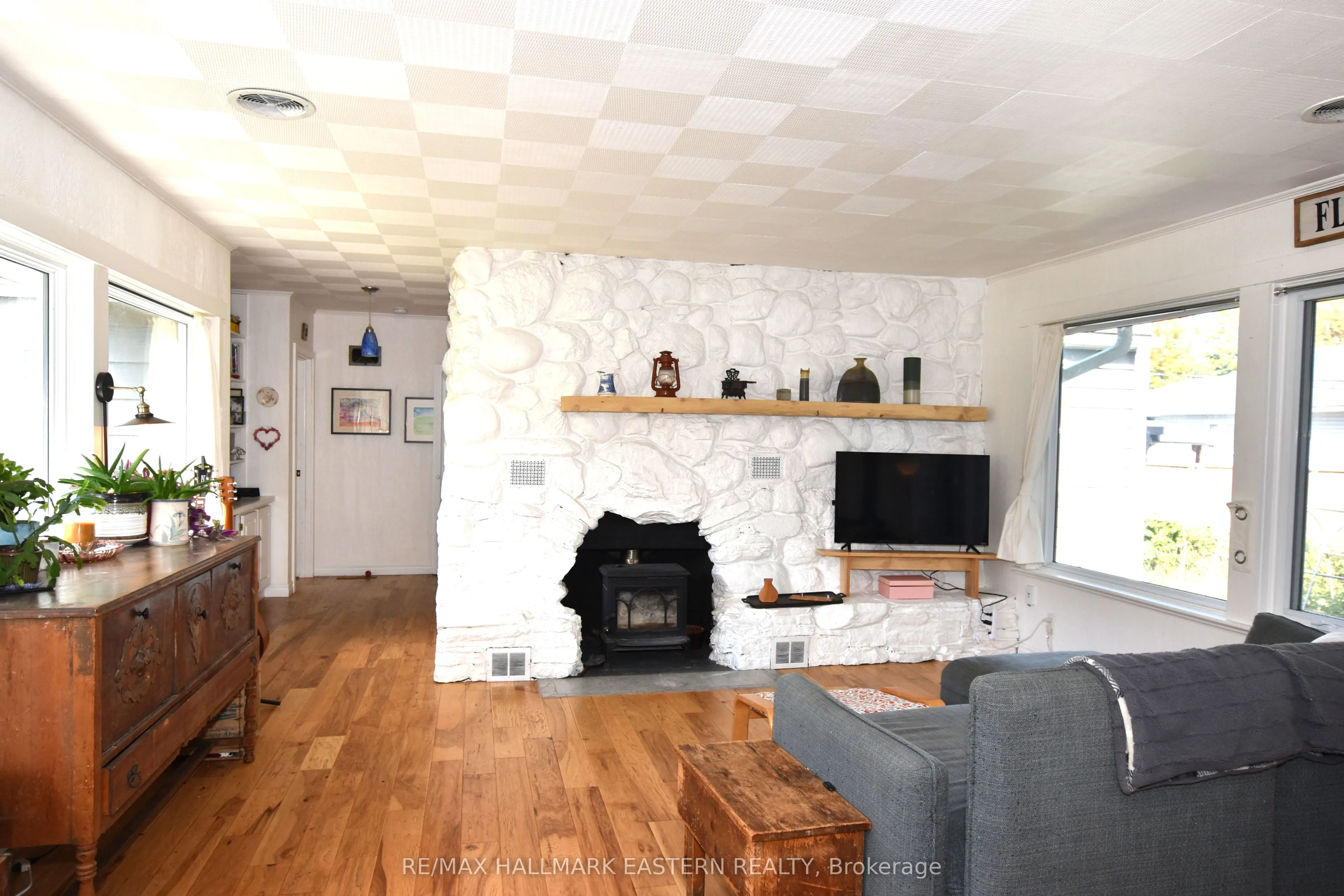 726 Fairbairn Street