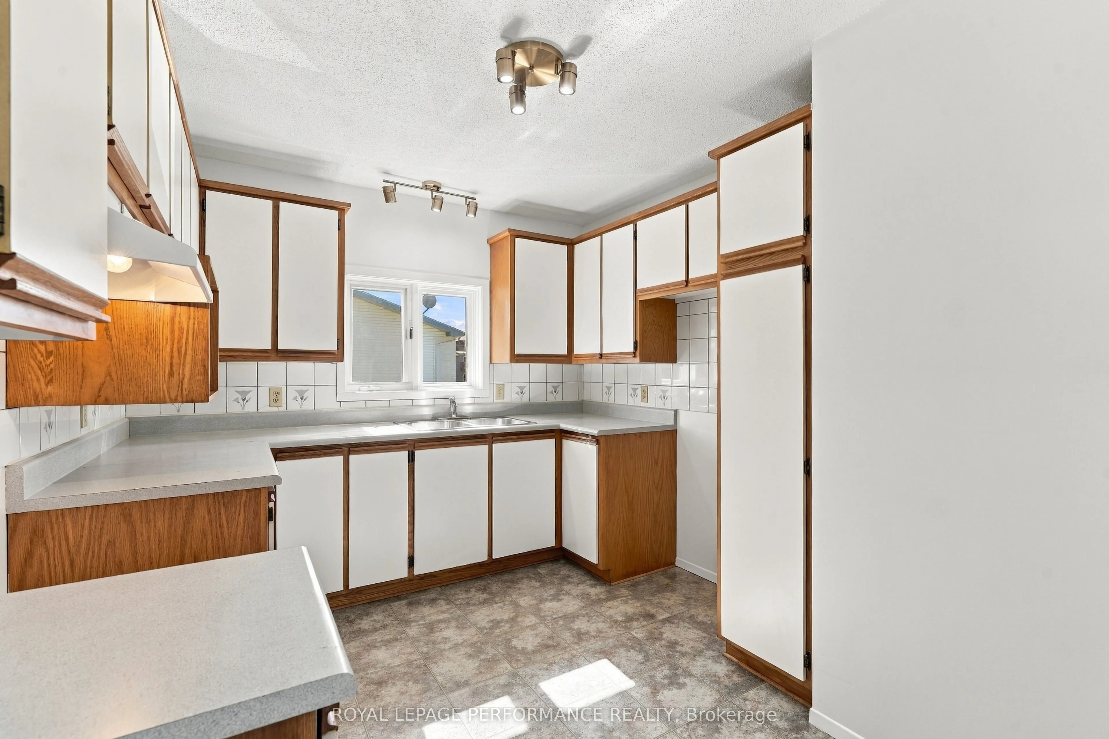 589-591 Bolt Road