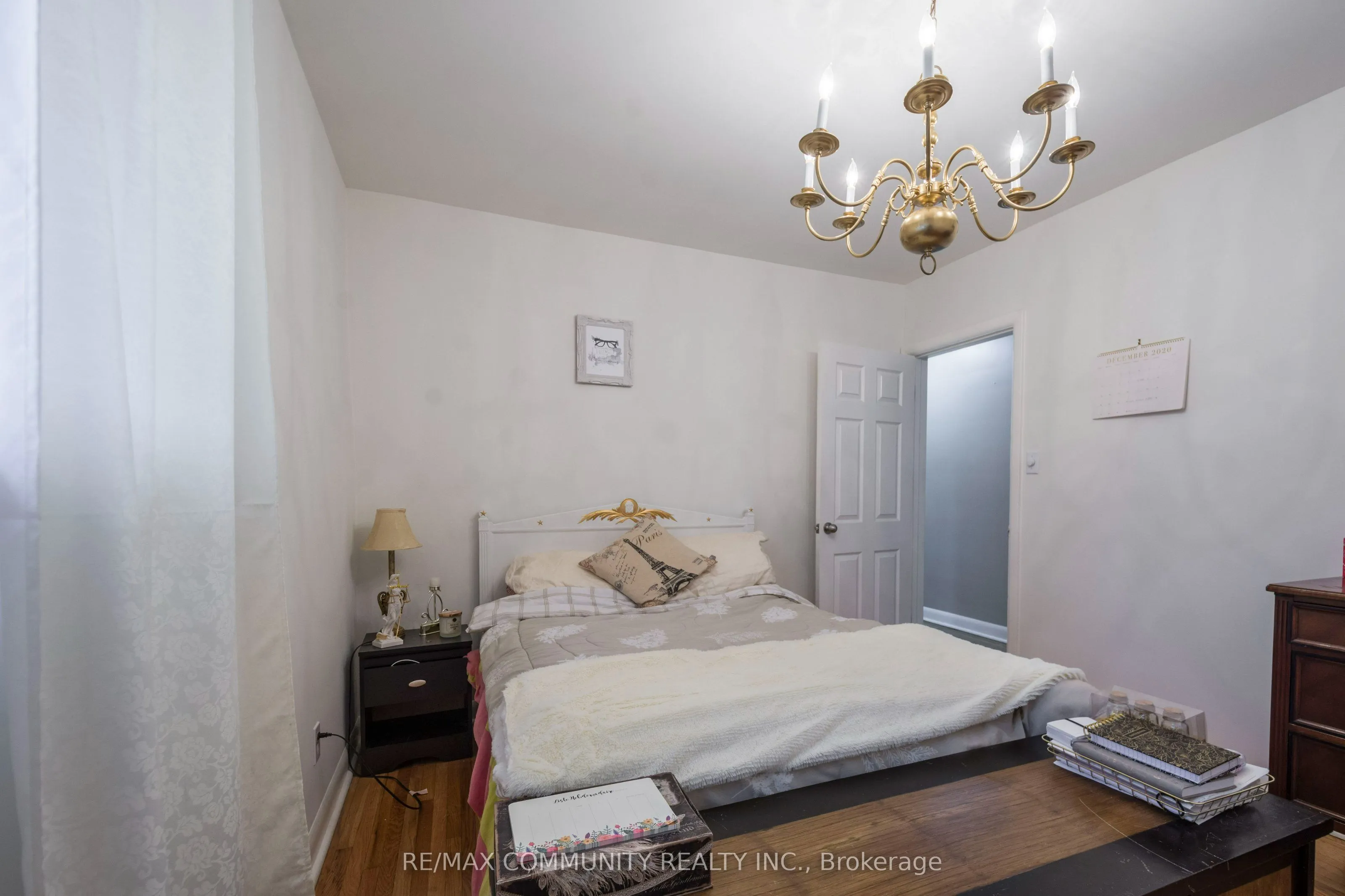 69 Elizabeth Crescent #Main Floor