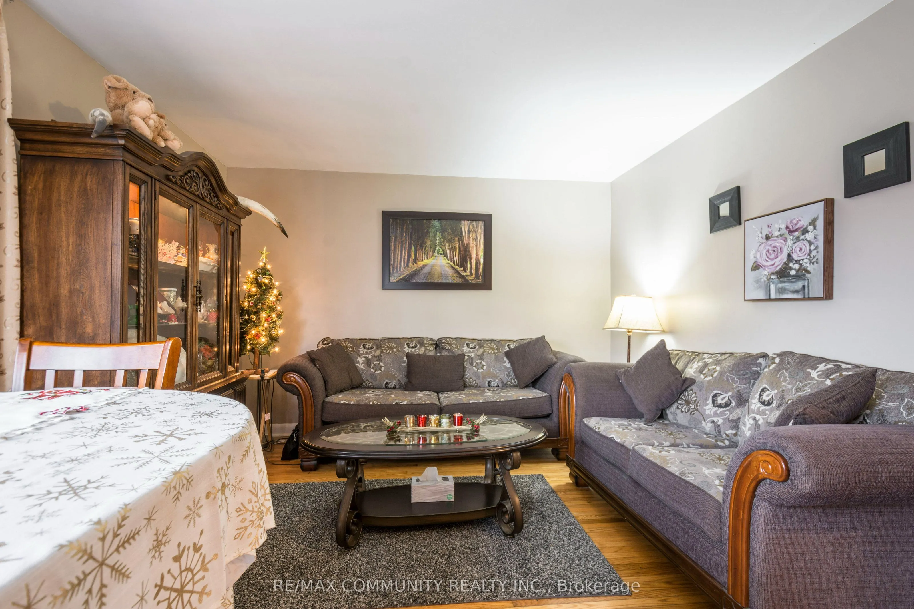 69 Elizabeth Crescent #Main Floor
