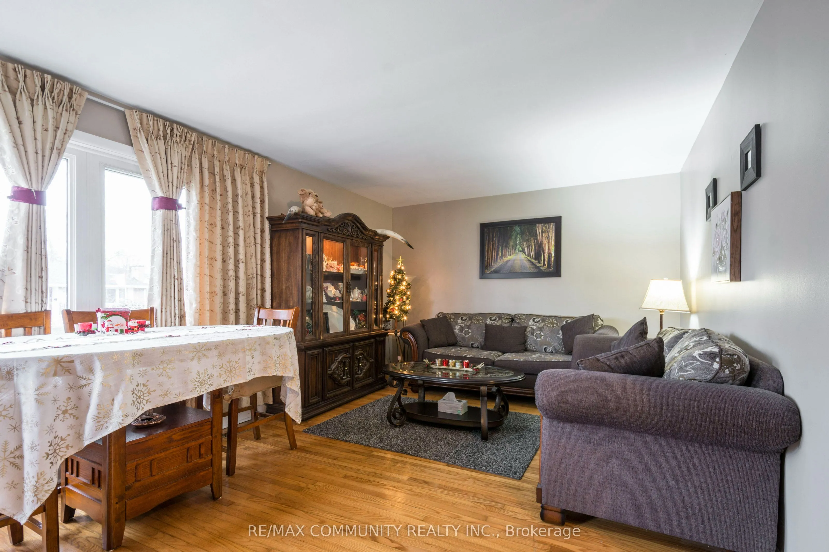 69 Elizabeth Crescent #Main Floor