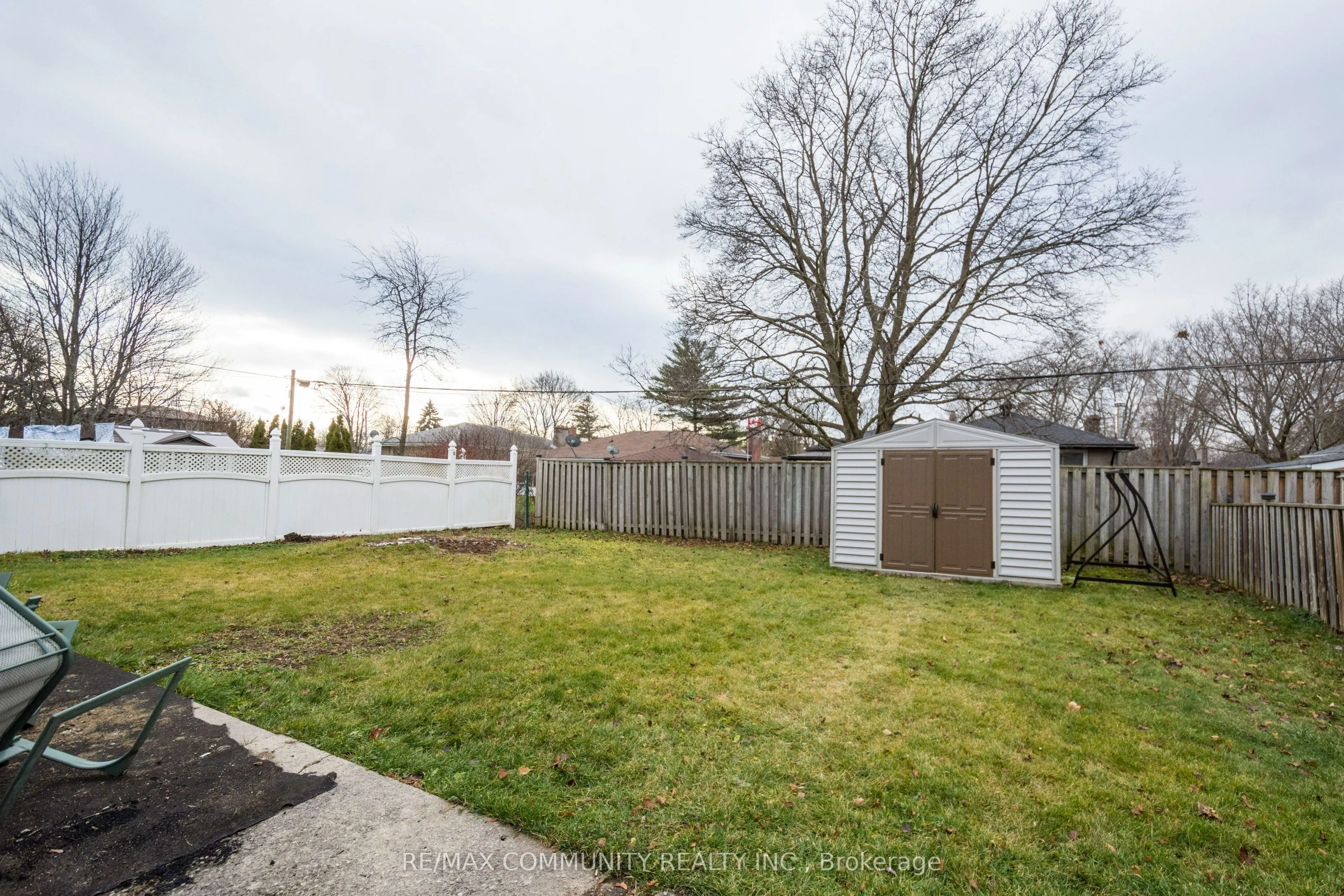 69 Elizabeth Crescent #Main Floor