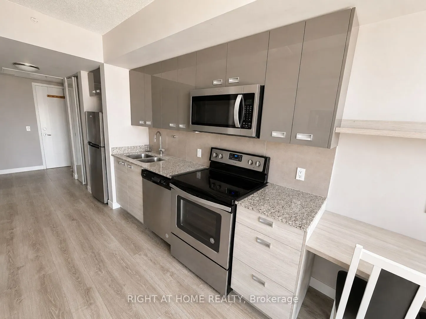 250 Albert Street #713