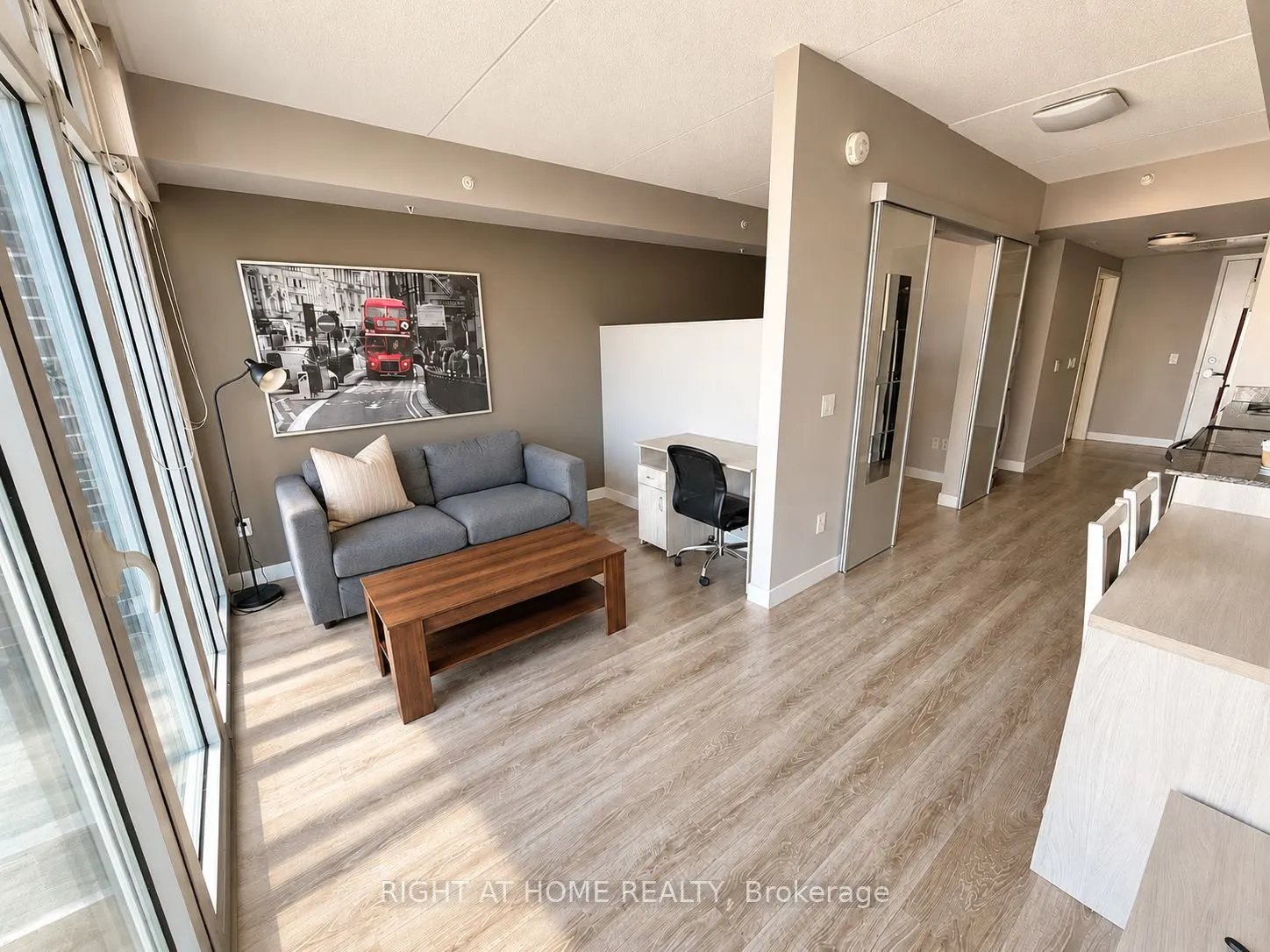 250 Albert Street #713