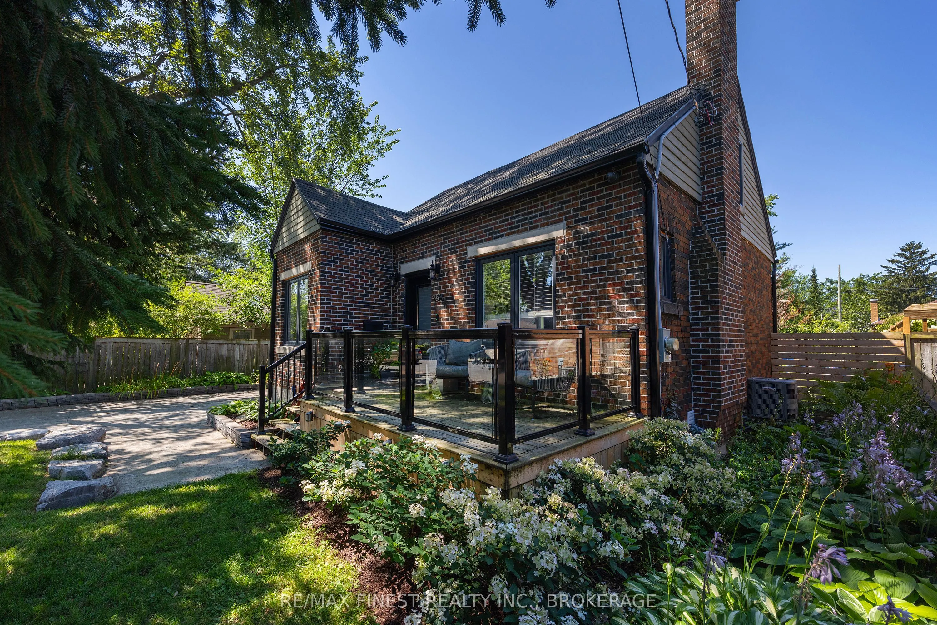 258 College Street