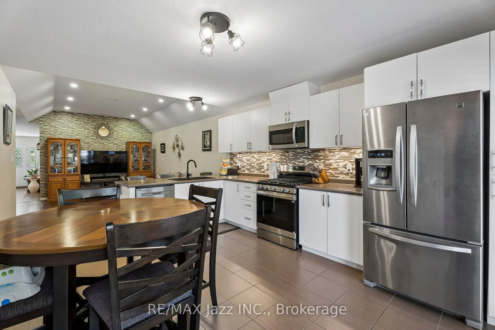 9 Trillium Way
