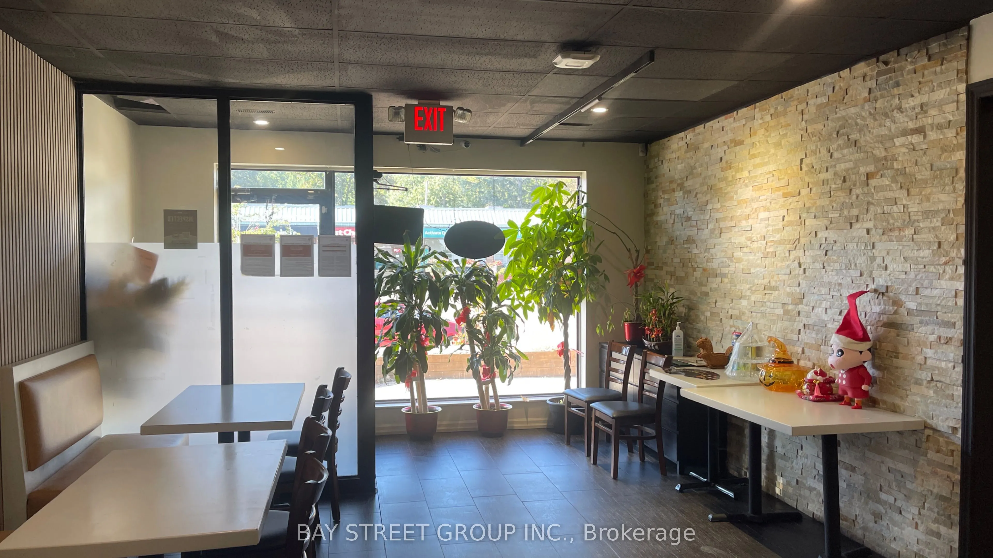 43 Main Street E