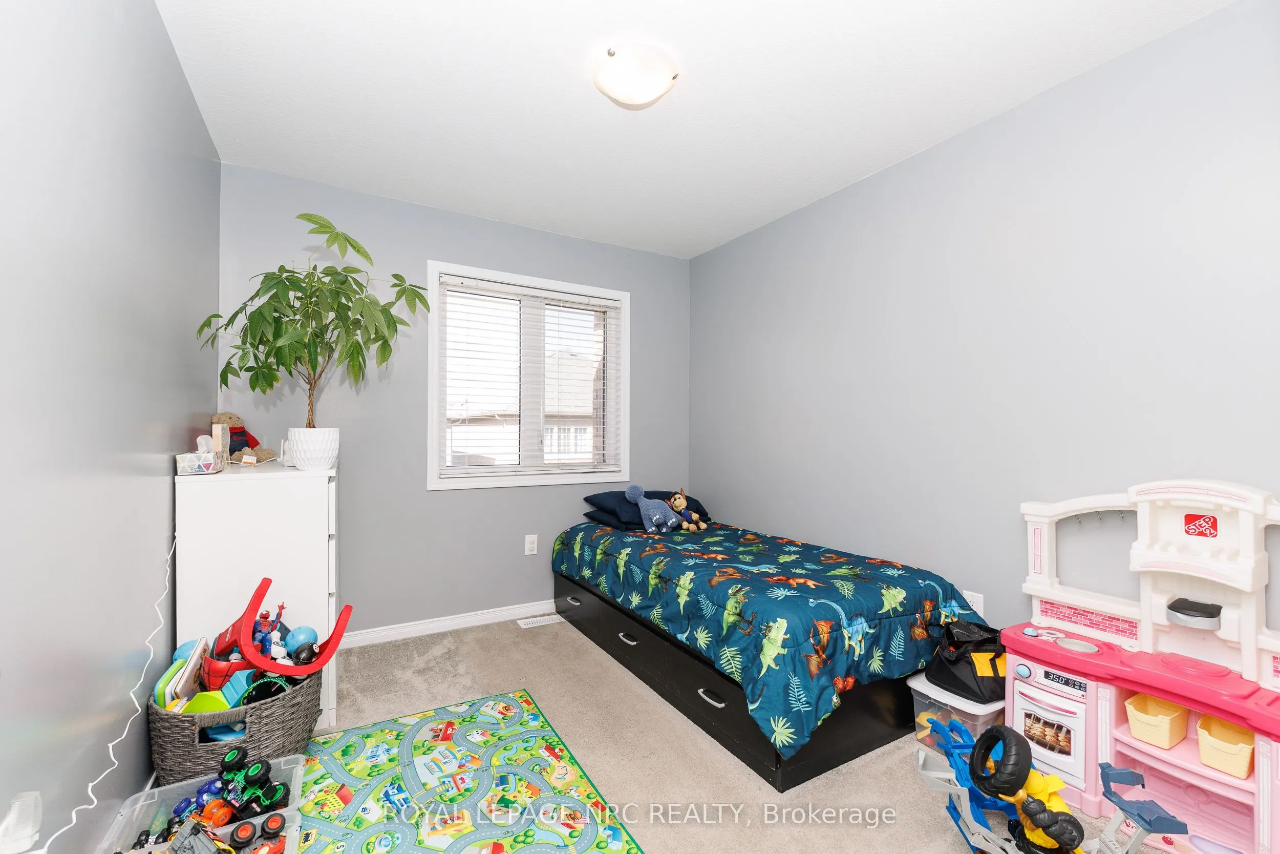 7794 White Pine Crescent